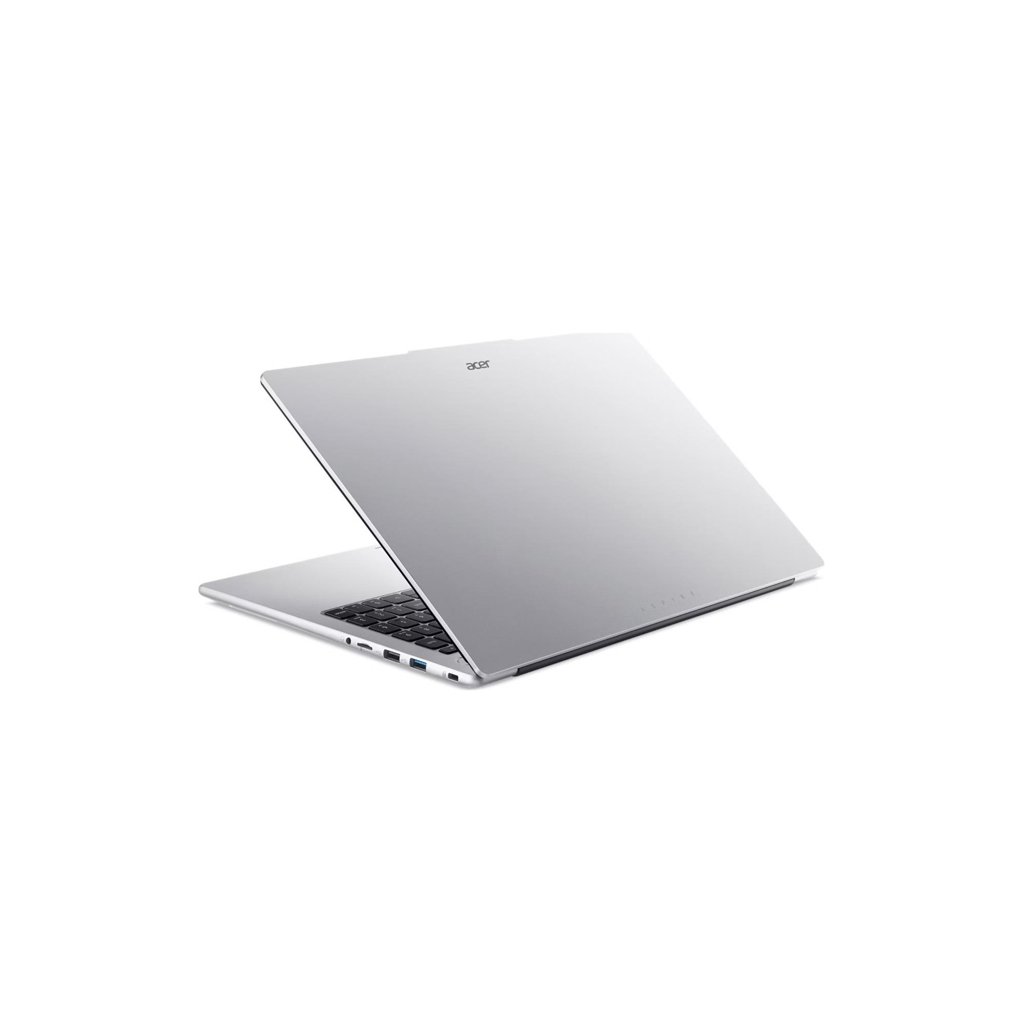 Gümüş renkli bir Acer dizüstü bilgisayar beyaz arka planda yarı açık duruyor, klavye ve bağlantı noktaları görünüyor.