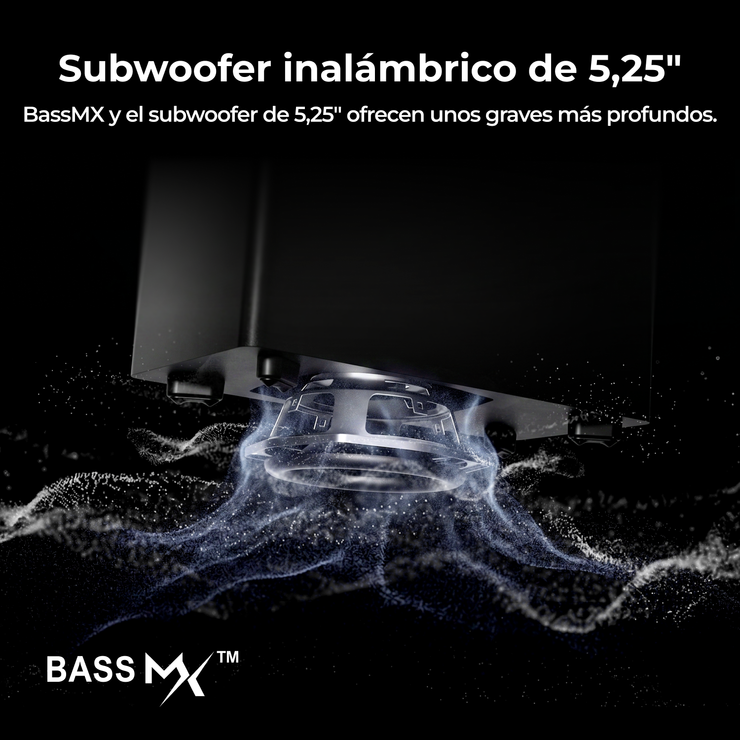 Subwoofer inalambrico negro emitiendo ondas de sonido con texto BassMX.