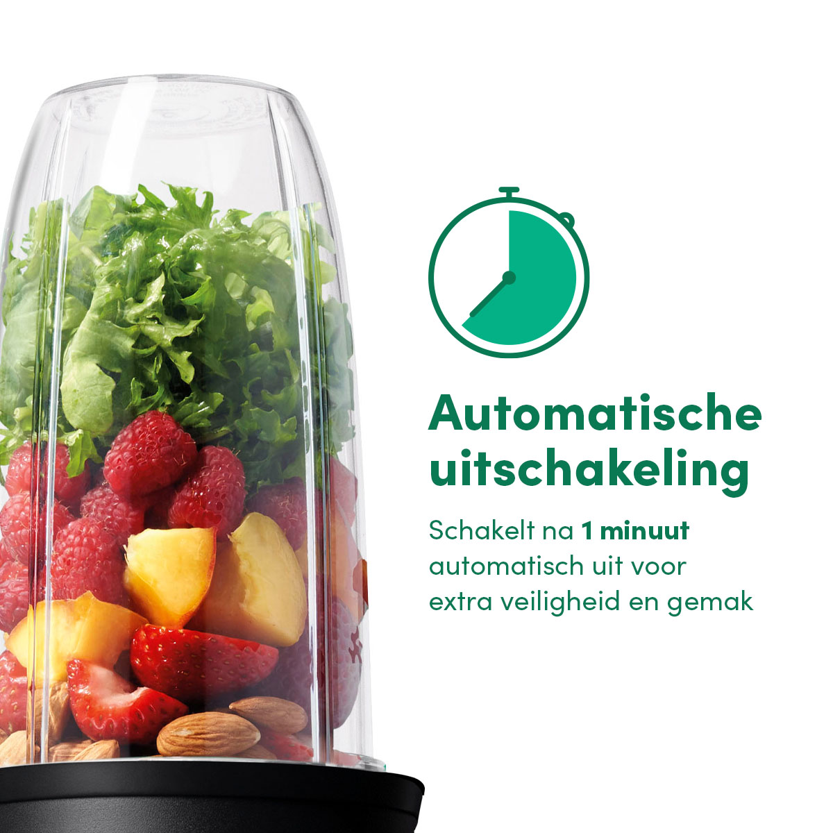 A blender cup filled with greens, berries, peaches, and almonds, next to a timer icon and Dutch text.