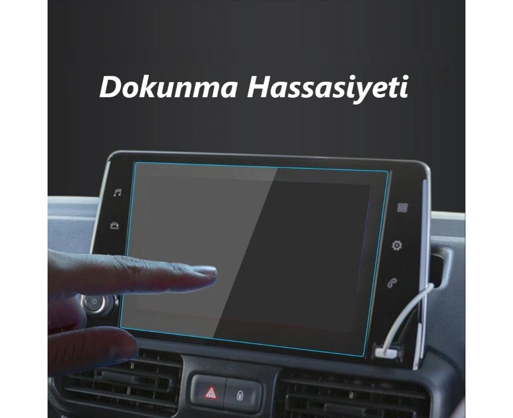 Bir parmak, üzerinde Türkçe metin bulunan araç dokunmatik ekranına dokunuyor.