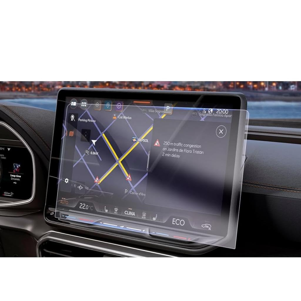 Bir araba bilgi-eğlence ekranı, trafik uyarılı bir GPS navigasyon haritası gösterir.