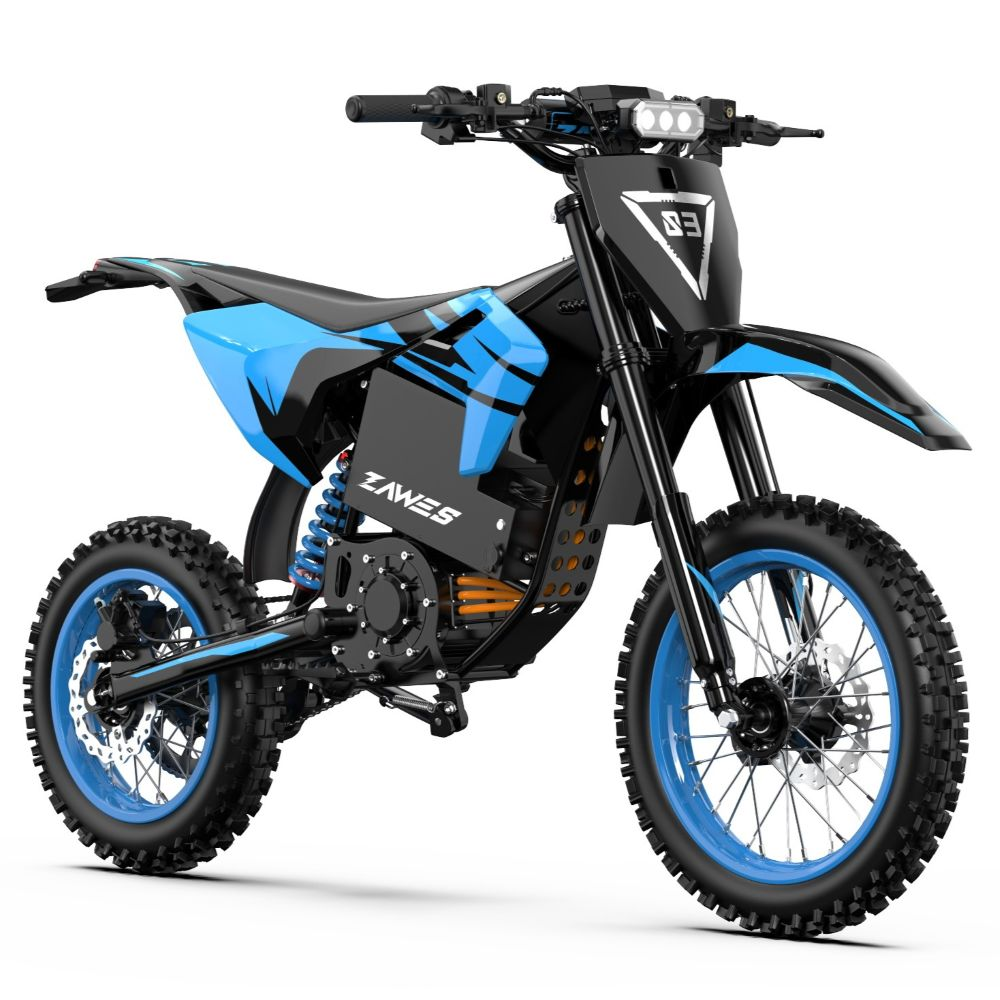 Una moto de cross eléctrica negra y azul con neumáticos de tacos sobre fondo blanco.