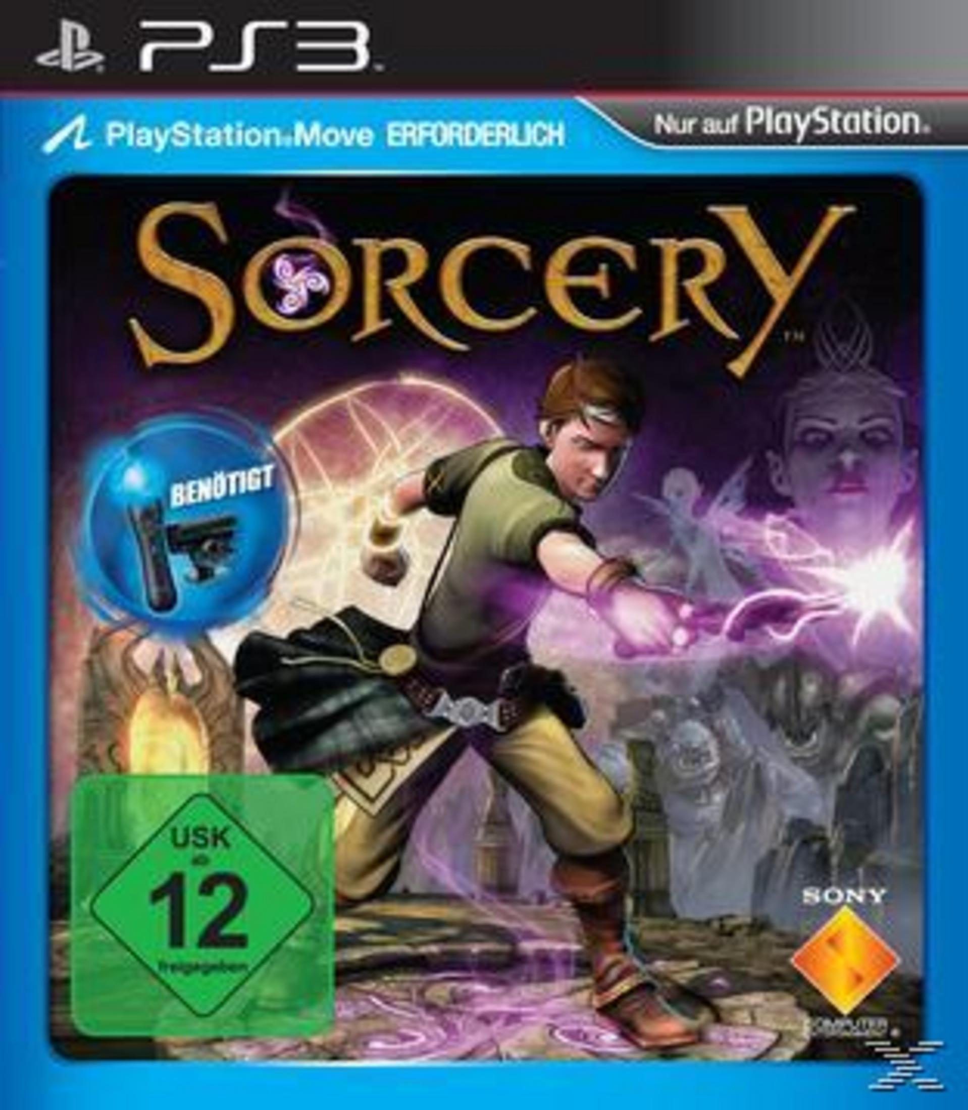 PS3-Spielcover von Sorcery mit einem jungen Zauberer, der in einer Fantasiewelt einen Zauber wirkt.