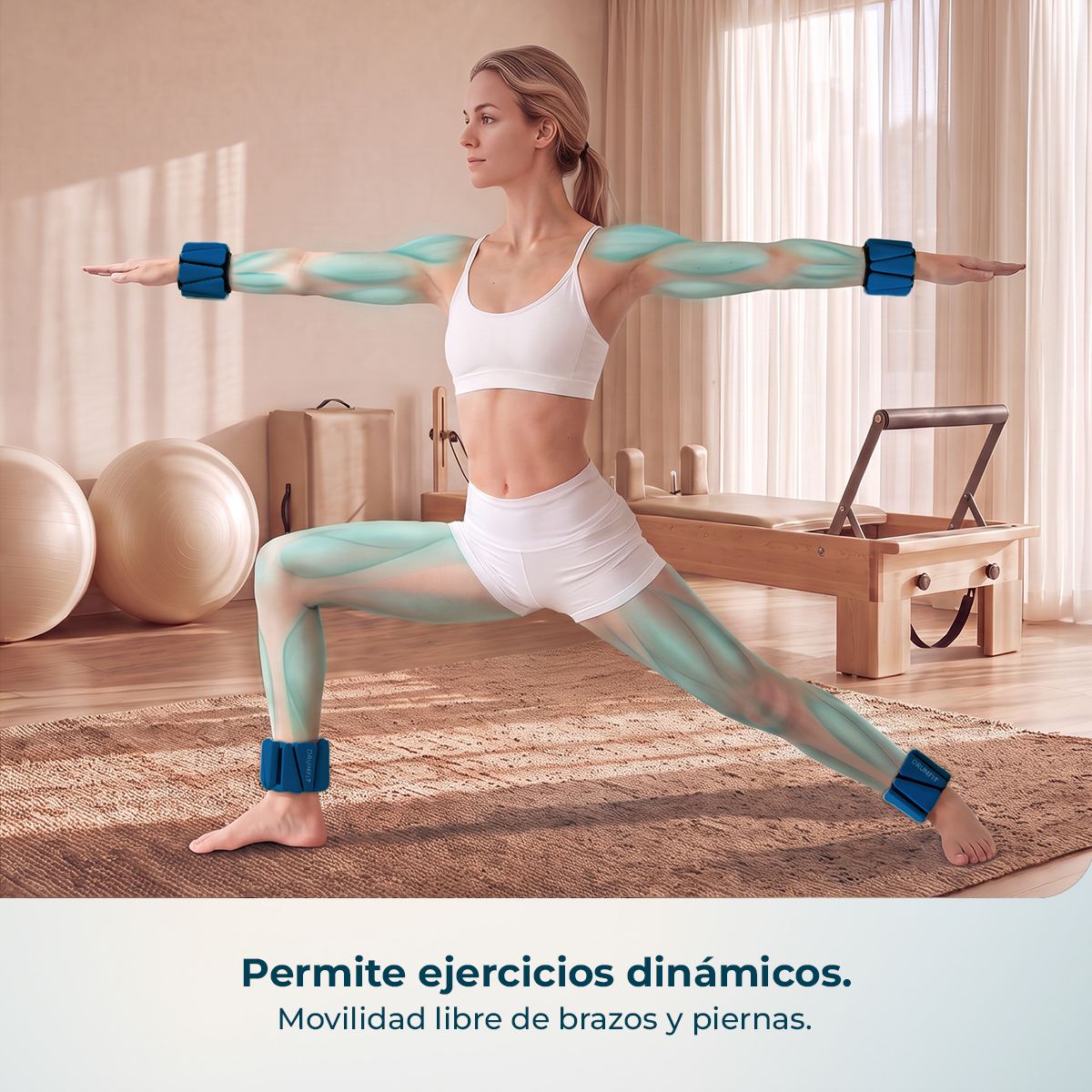 Donna in abbigliamento sportivo bianco fa yoga con pesi blu.