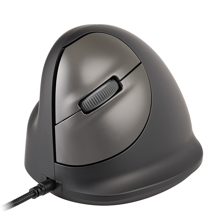 Un ratón vertical ergonómico negro con rueda de desplazamiento y cable sobre fondo negro.