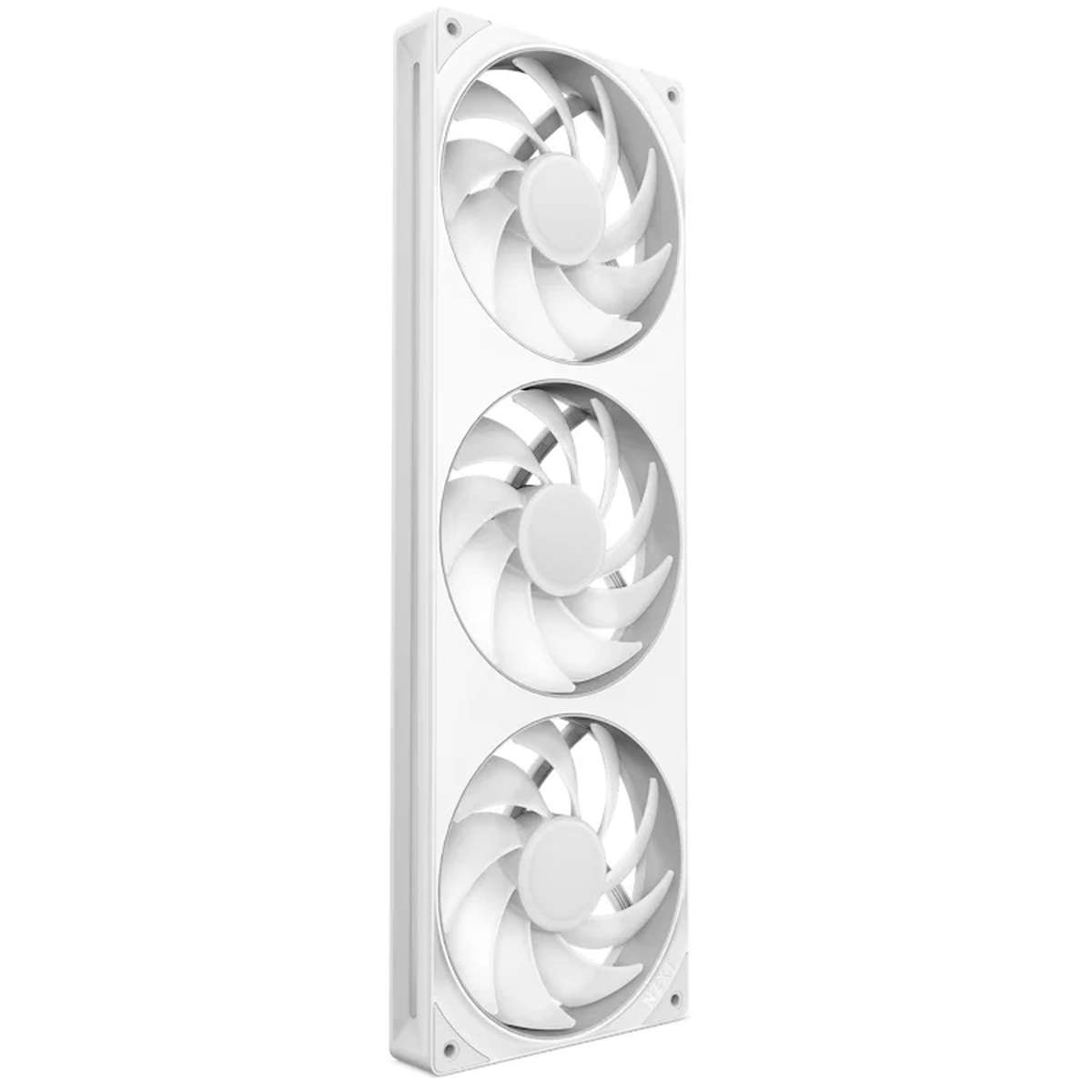 Een verticale witte pc-koelbeugel met drie geïntegreerde witte ventilatoren tegen een witte achtergrond.