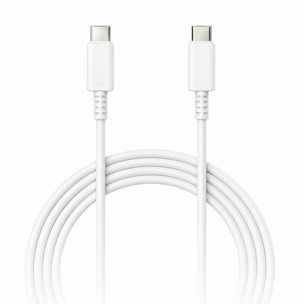 Beyaz arka plan üzerinde iki konektörüyle düzgünce sarılmış beyaz bir USB-C - USB-C kablosu.