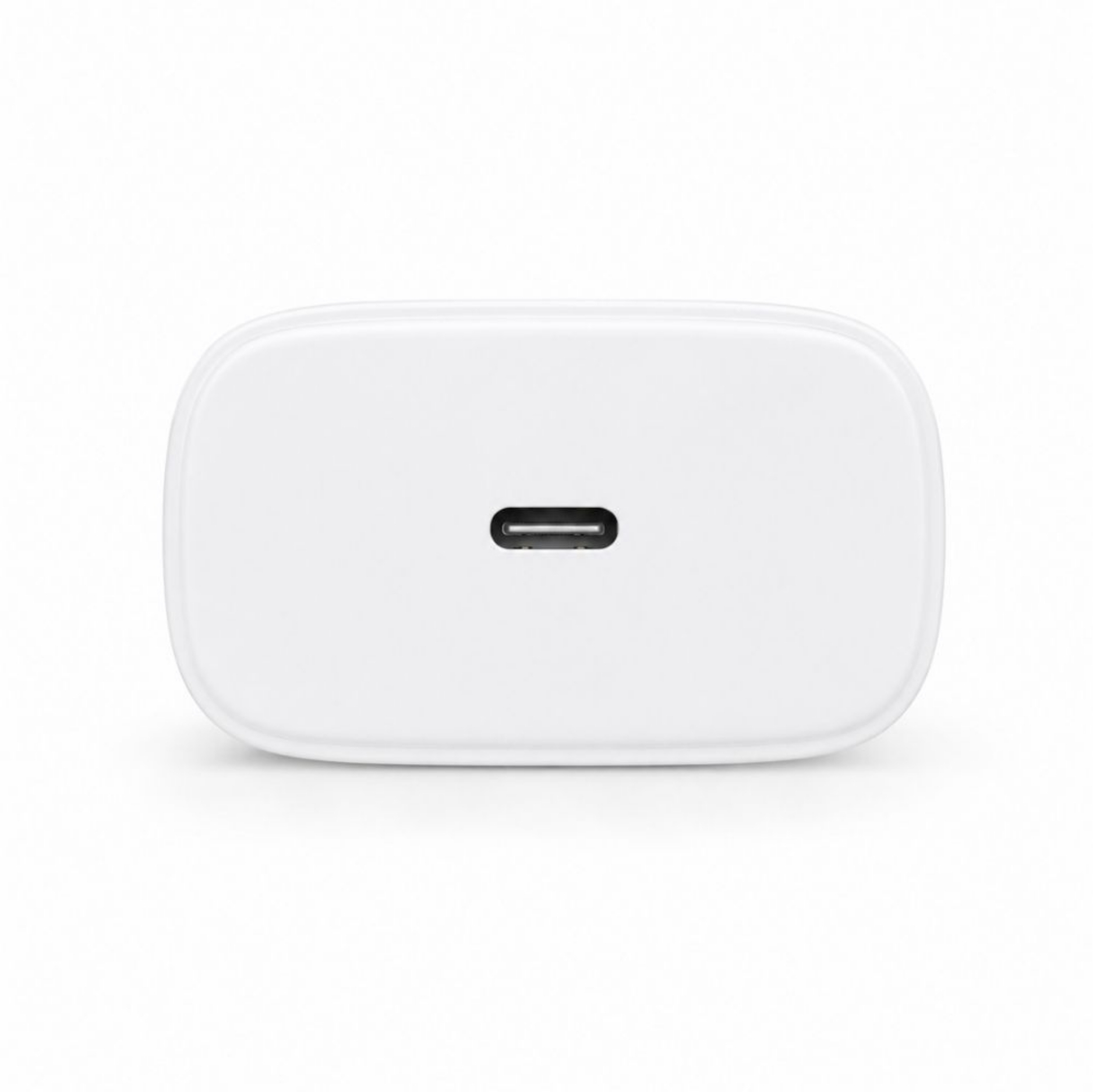 Beyaz arka plan üzerinde beyaz bir USB-C güç adaptörü.