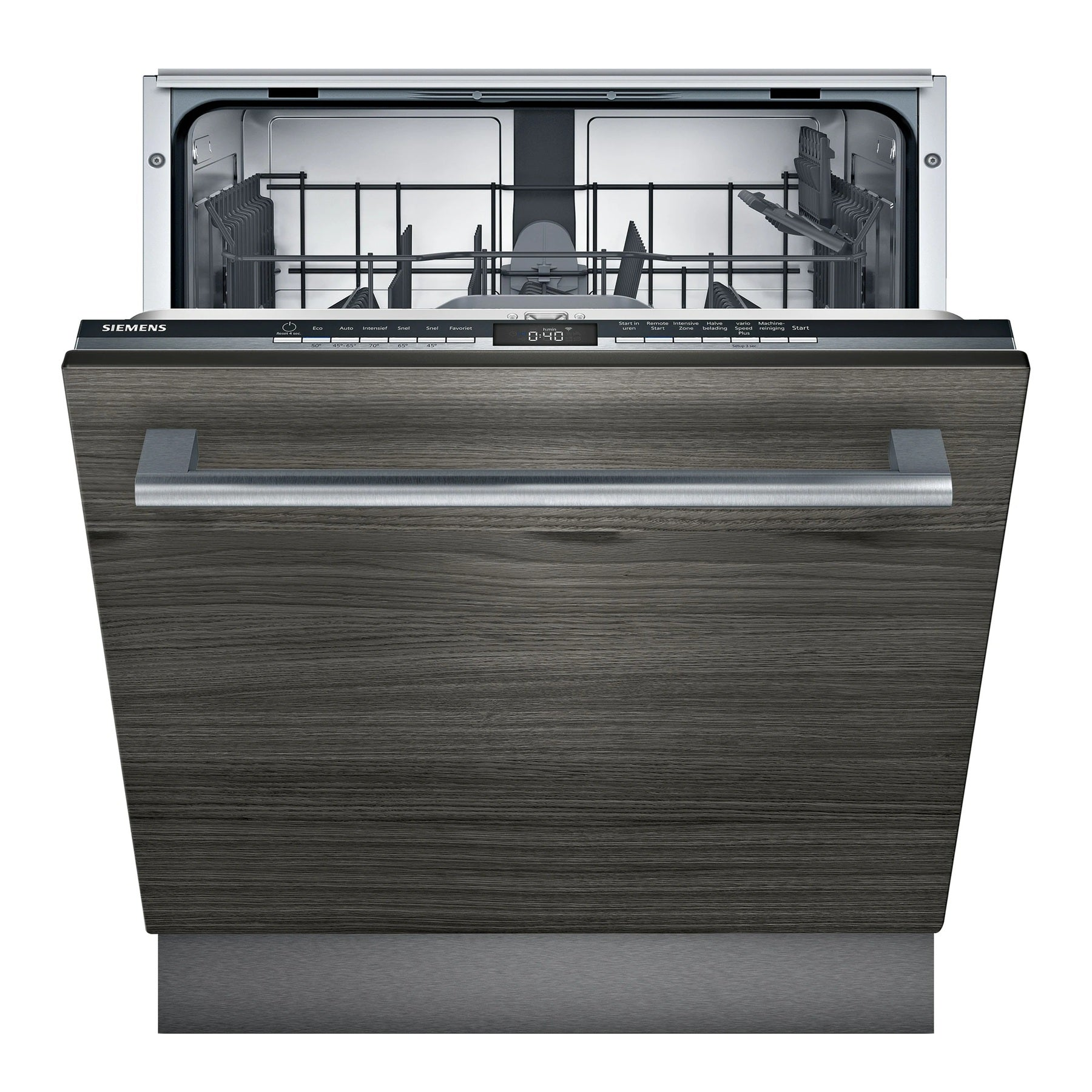 Siemens vaatwasser met donker houten front, zilveren handgreep, open deur en digitaal display.