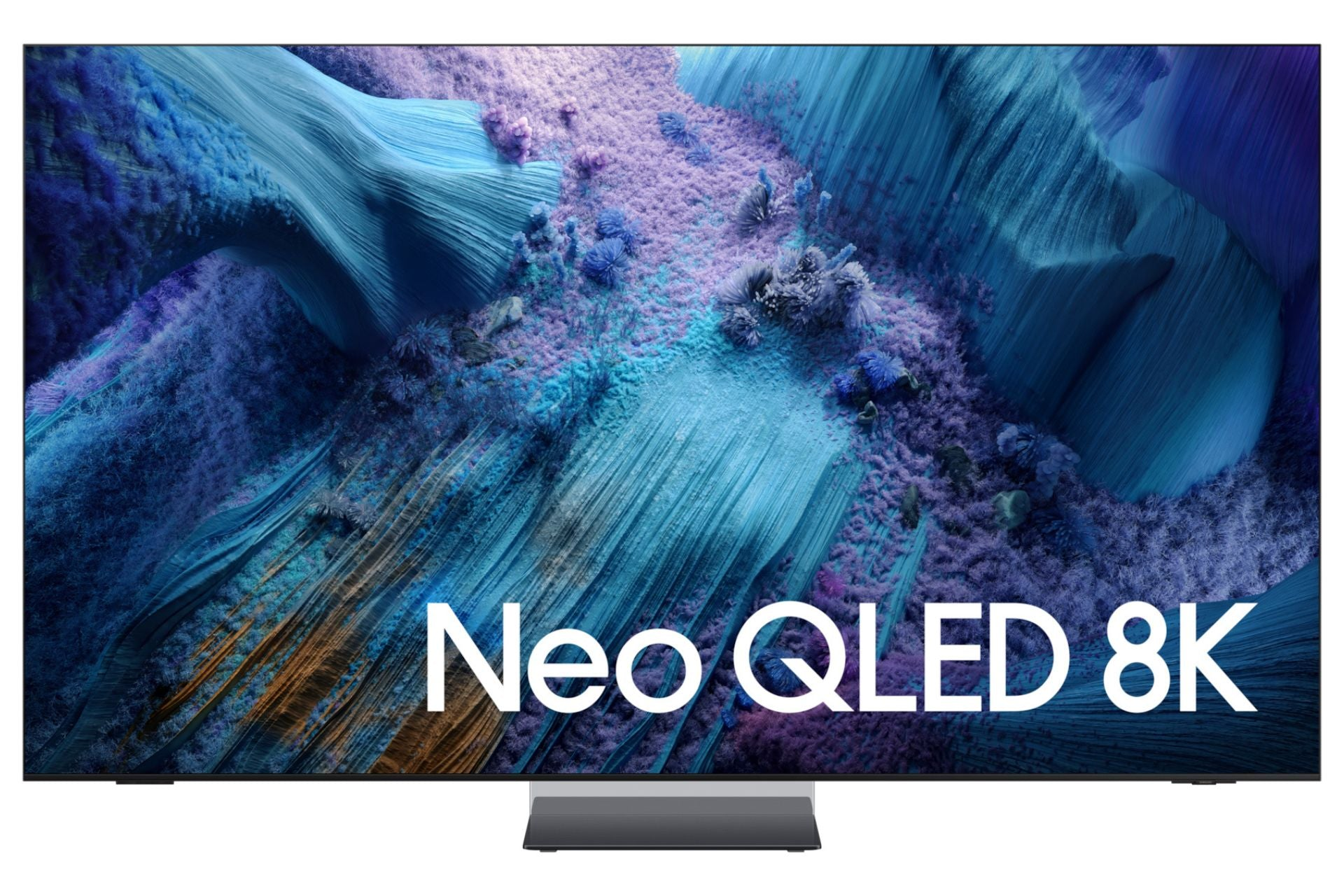 Un téléviseur Neo QLED 8K affiche un paysage abstrait bleu et violet avec du texte.