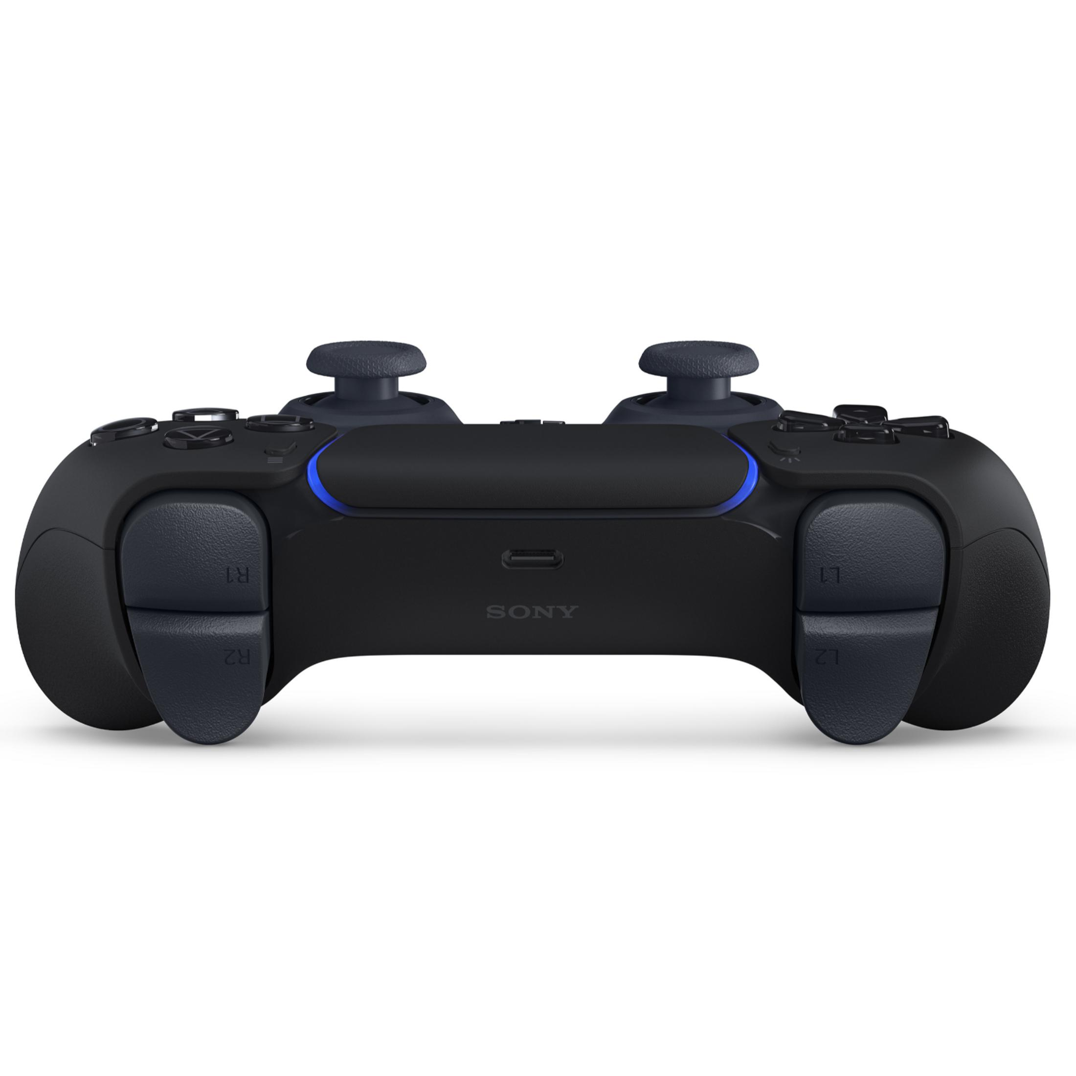 Rückansicht eines schwarzen PlayStation 5 Controllers mit blauer Beleuchtung und Sony-Schriftzug auf weißem Grund.