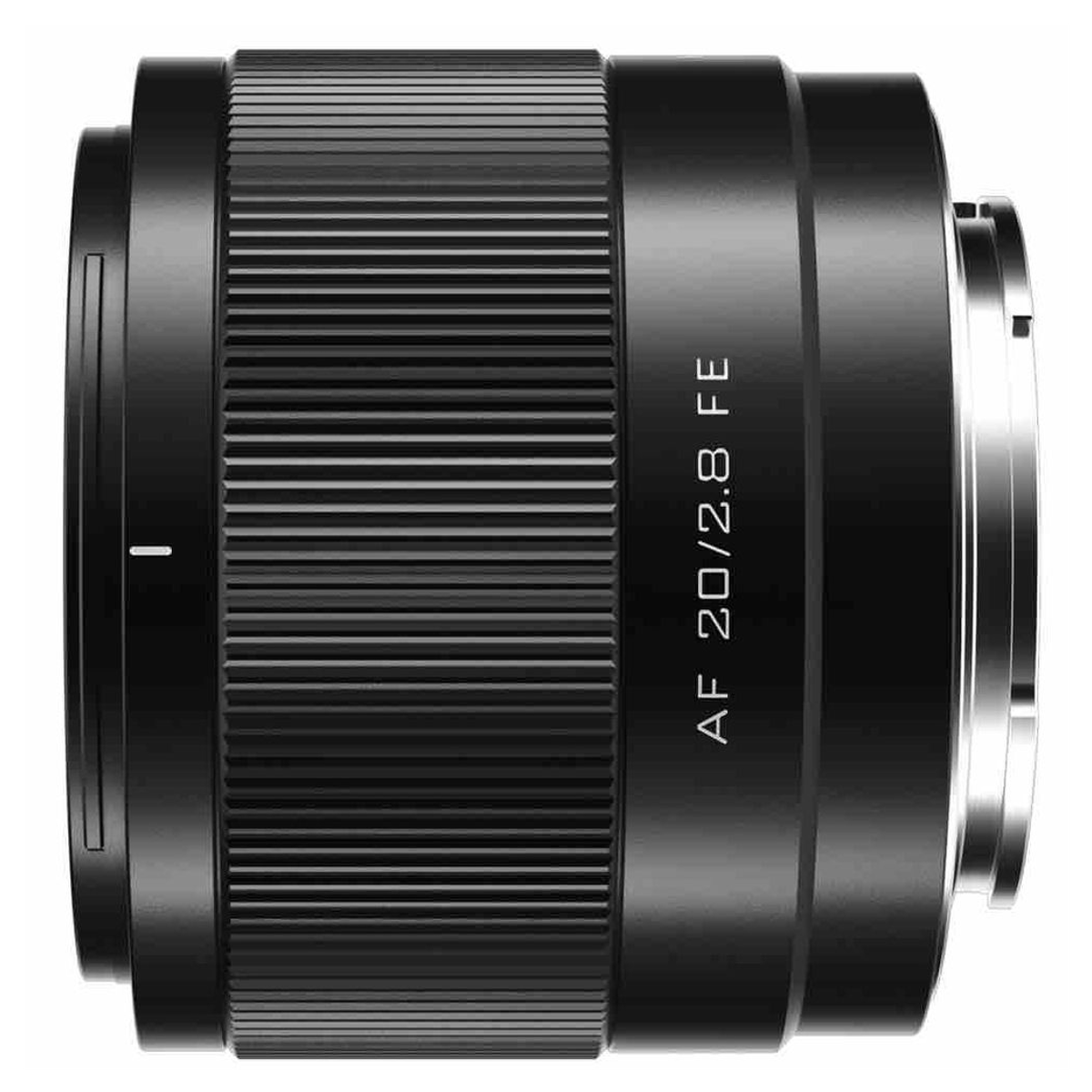 Schwarzes Kameraobjektiv mit der Aufschrift AF 20/2.8 FE und geriffeltem Fokusring.