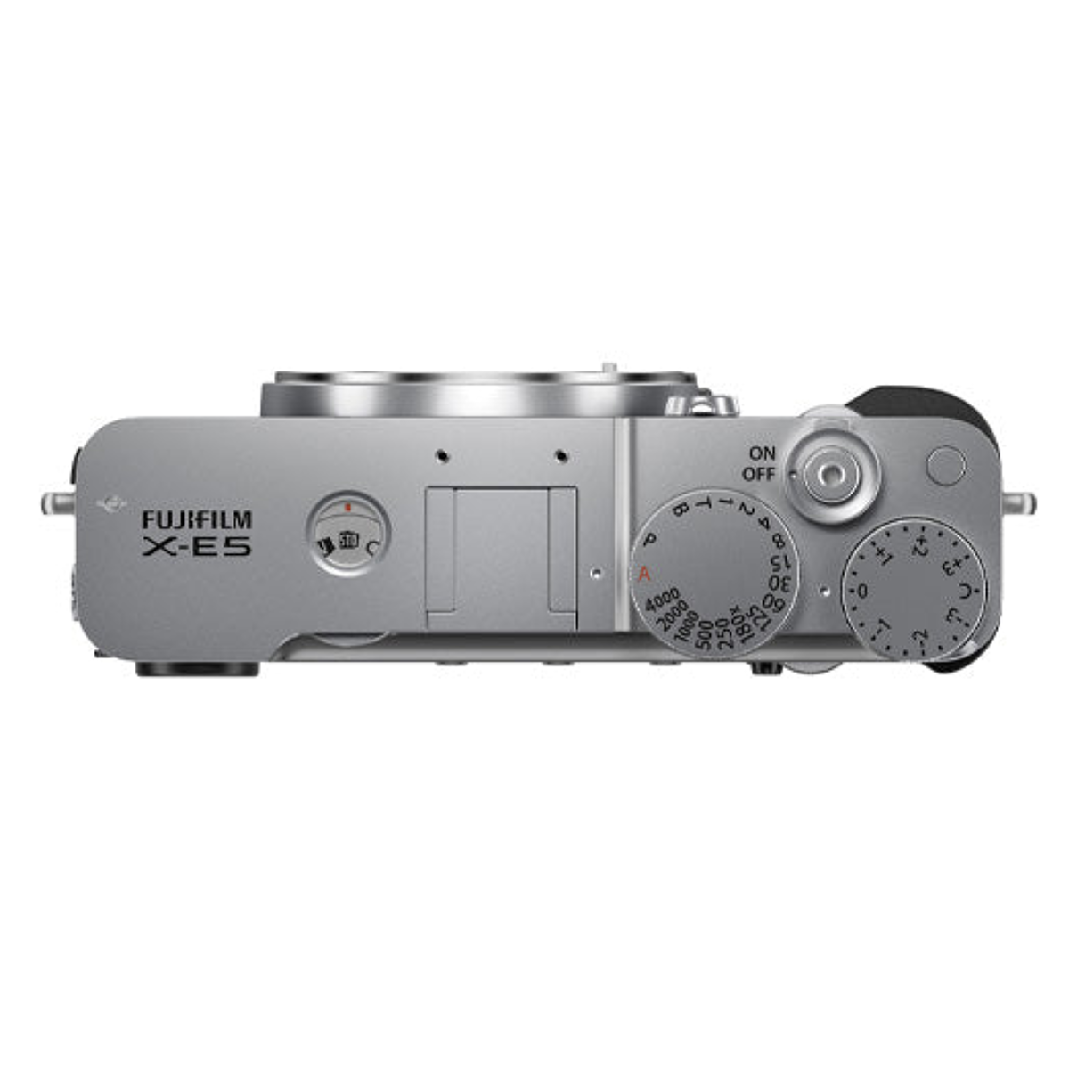 Widok z góry srebrnego aparatu Fujifilm X-E5 z pokrętłami i przyciskami.