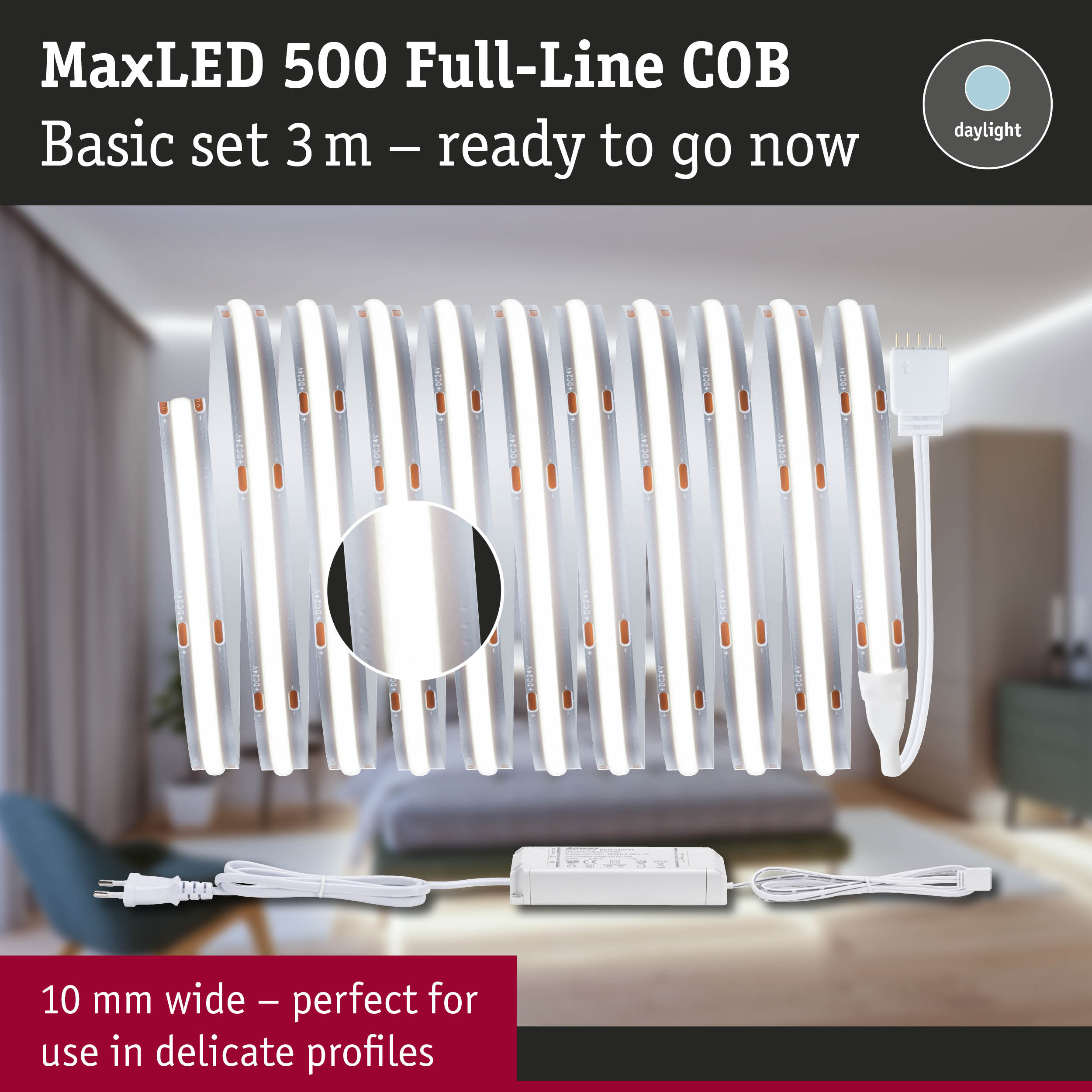 MaxLED 500 Full-Line COB Basisset 3m mit Tageslicht, Netzteil und Stecker vor verschwommenem Raumhintergrund.