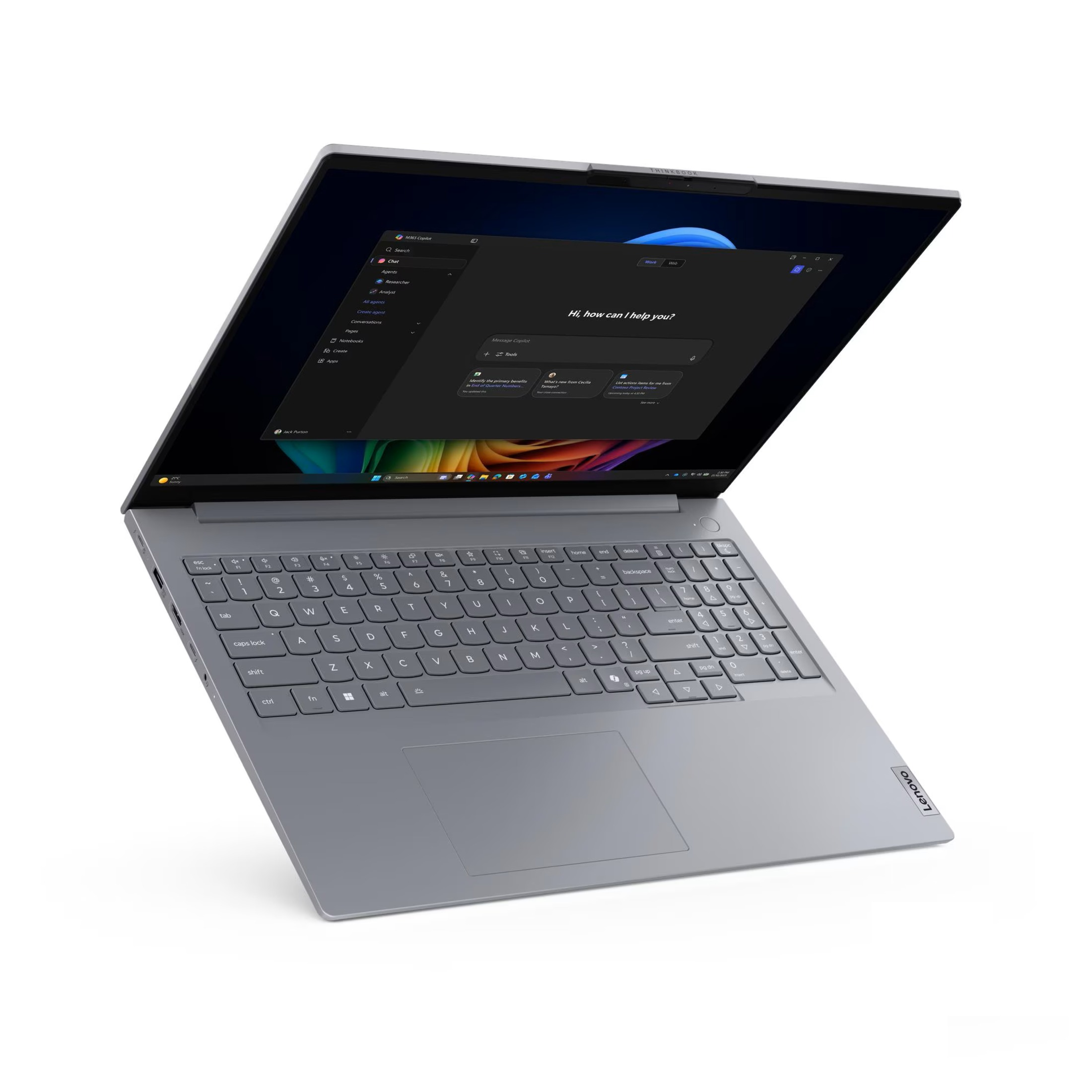 Ein silbernes Lenovo ThinkBook Laptop ist auf einer weißen Oberfläche geöffnet und zeigt ein Chat-Fenster.