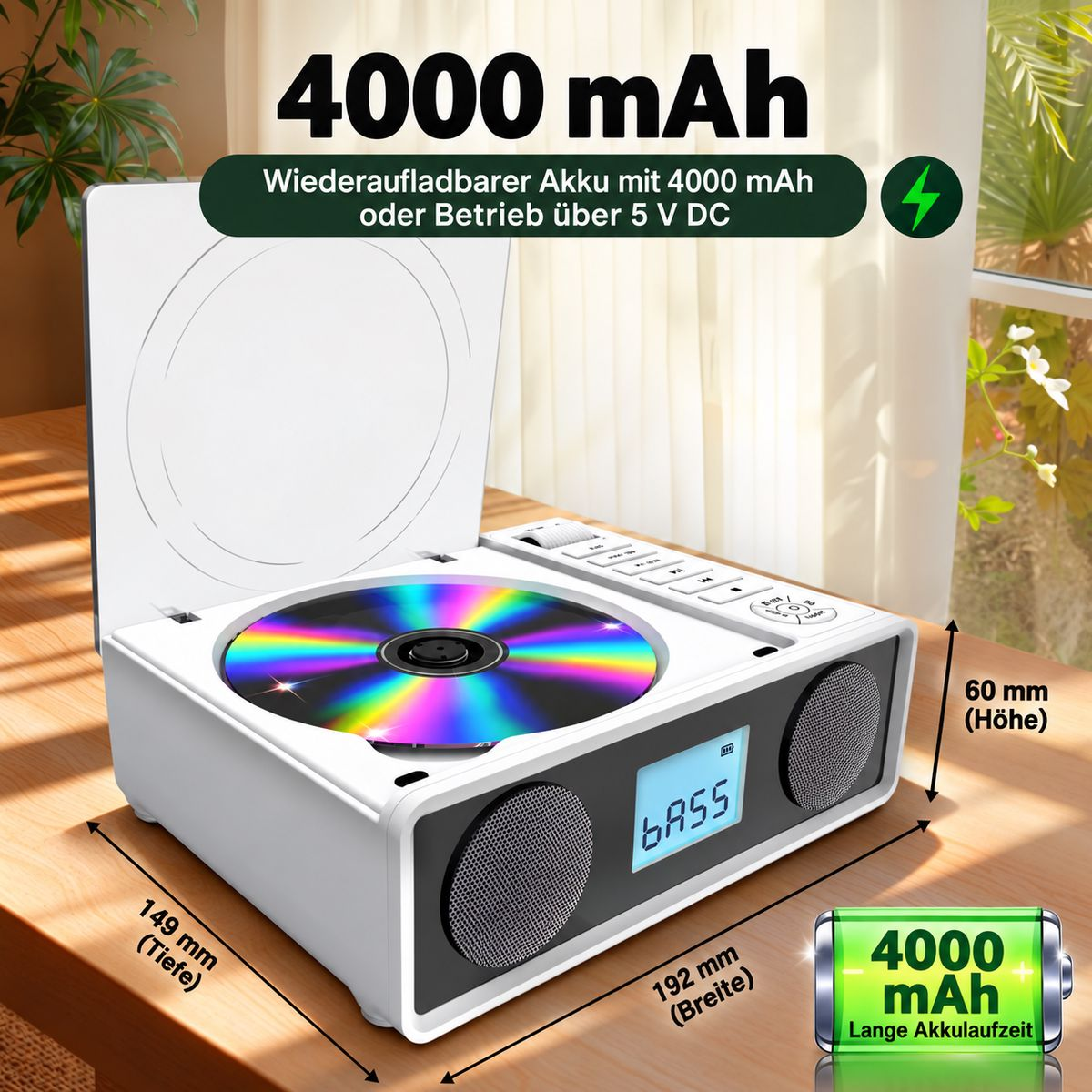 Weißer CD-Player mit integrierten Lautsprechern, Digitaldisplay und Maßen, platziert auf einem Holz Tisch.