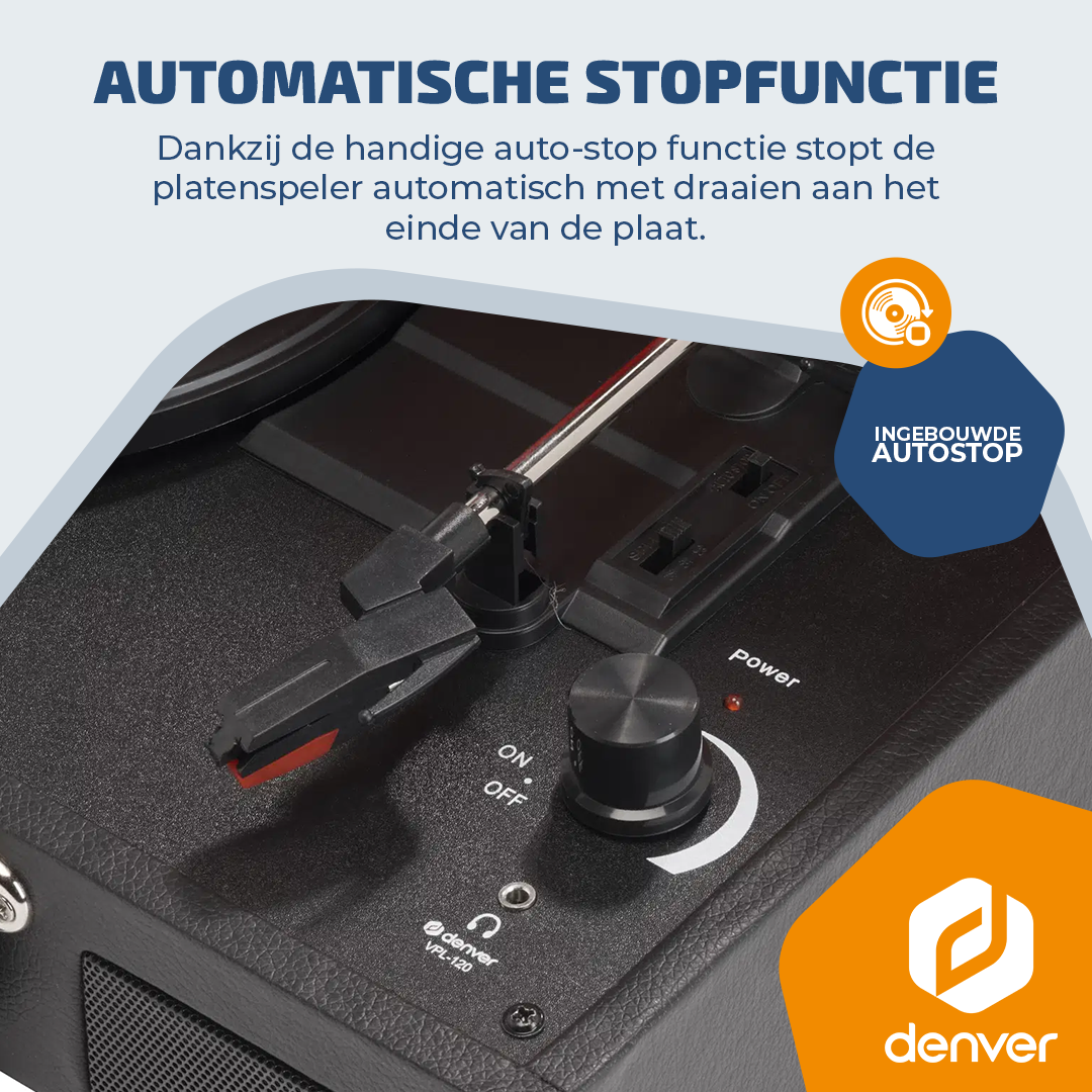 Close-up van een platenspeler met de toonarm, volumeknop en autostop-tekst.