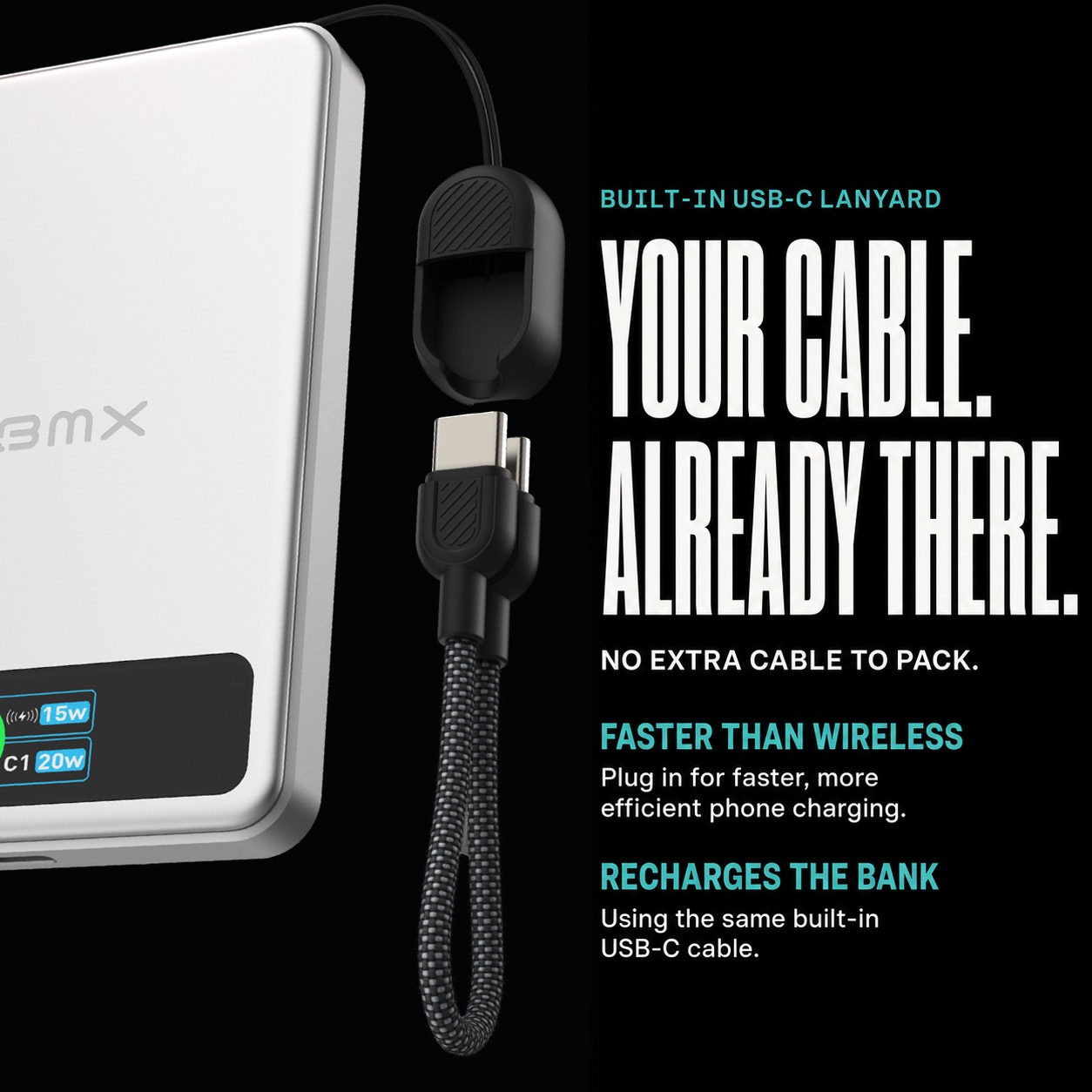 Silberne Powerbank mit integriertem USB-C-Kabel und Texten über Ladefunktionen auf schwarzem Hintergrund.