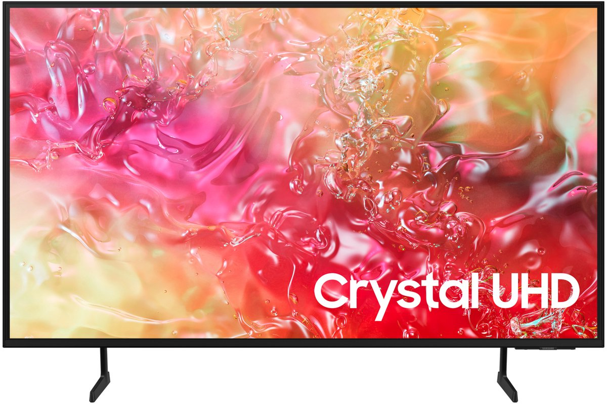 Een tv met een zwarte rand en slanke standaards toont een abstracte roze-oranje golf met tekst.