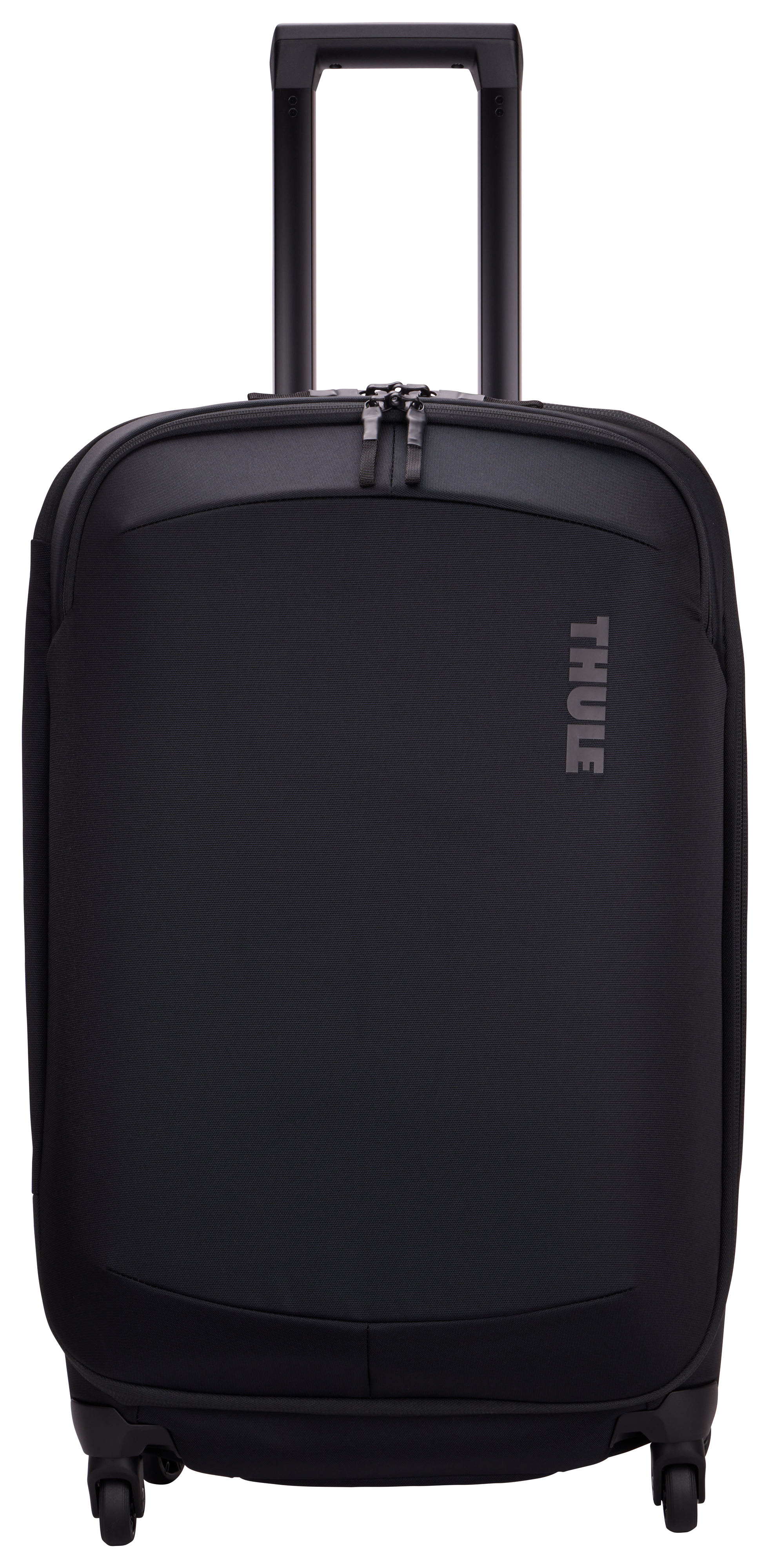 Una maleta negra con ruedas Thule con asa extensible y cuatro ruedas sobre fondo blanco.