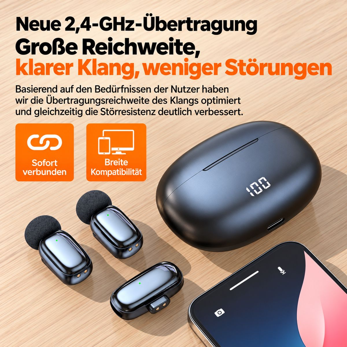 Kabellose Lavaliere-Mikrofone mit Ladecase und Smartphone auf Holztisch.