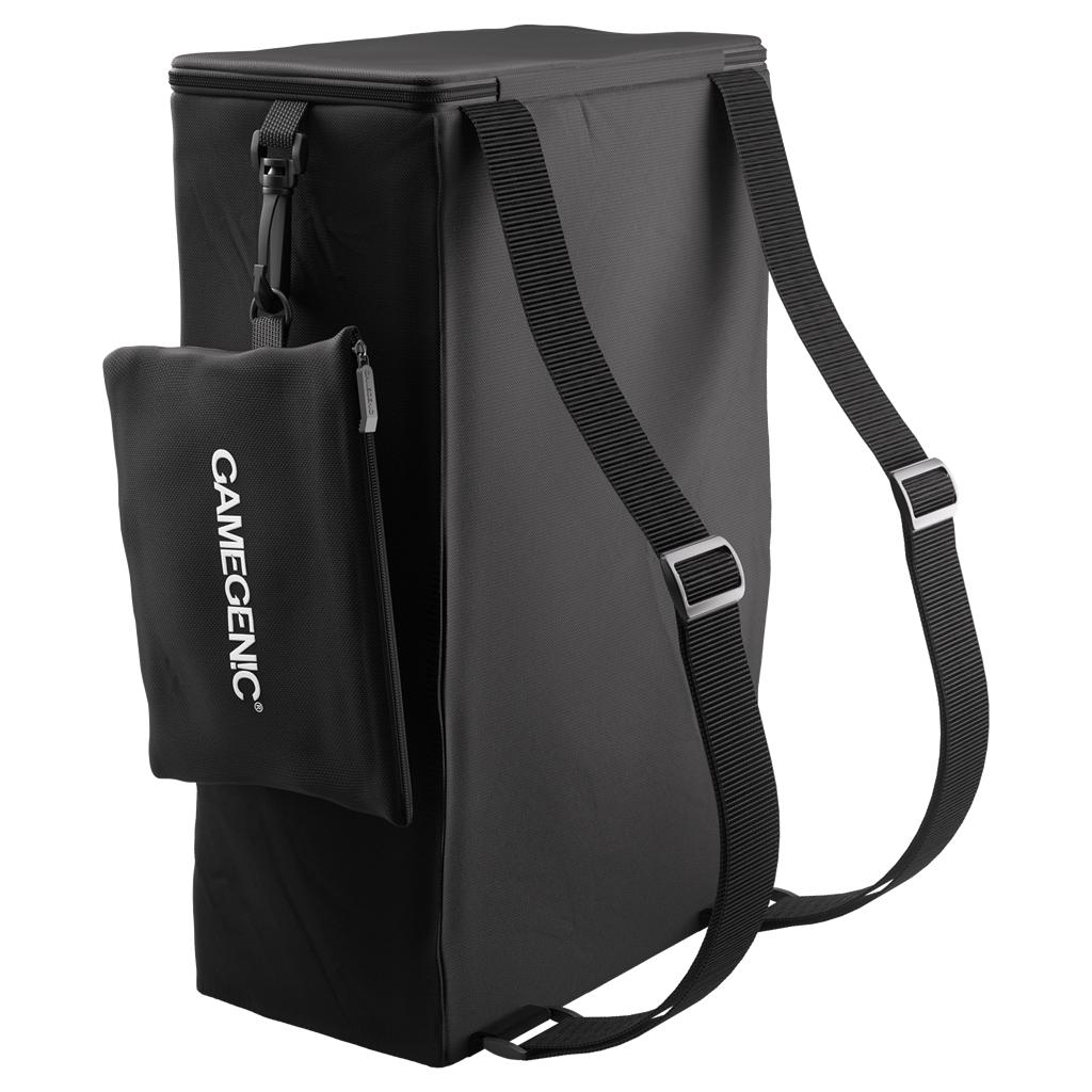 Una mochila negra grande con correas y una pequeña bolsa adjunta con el logotipo de Gamegenic.
