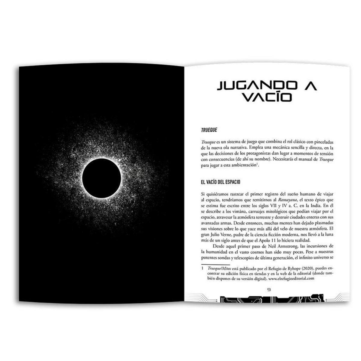 Un libro abierto con un círculo negro en la página izquierda y texto en español con el título JUGANDO A VACÍO en la derecha.