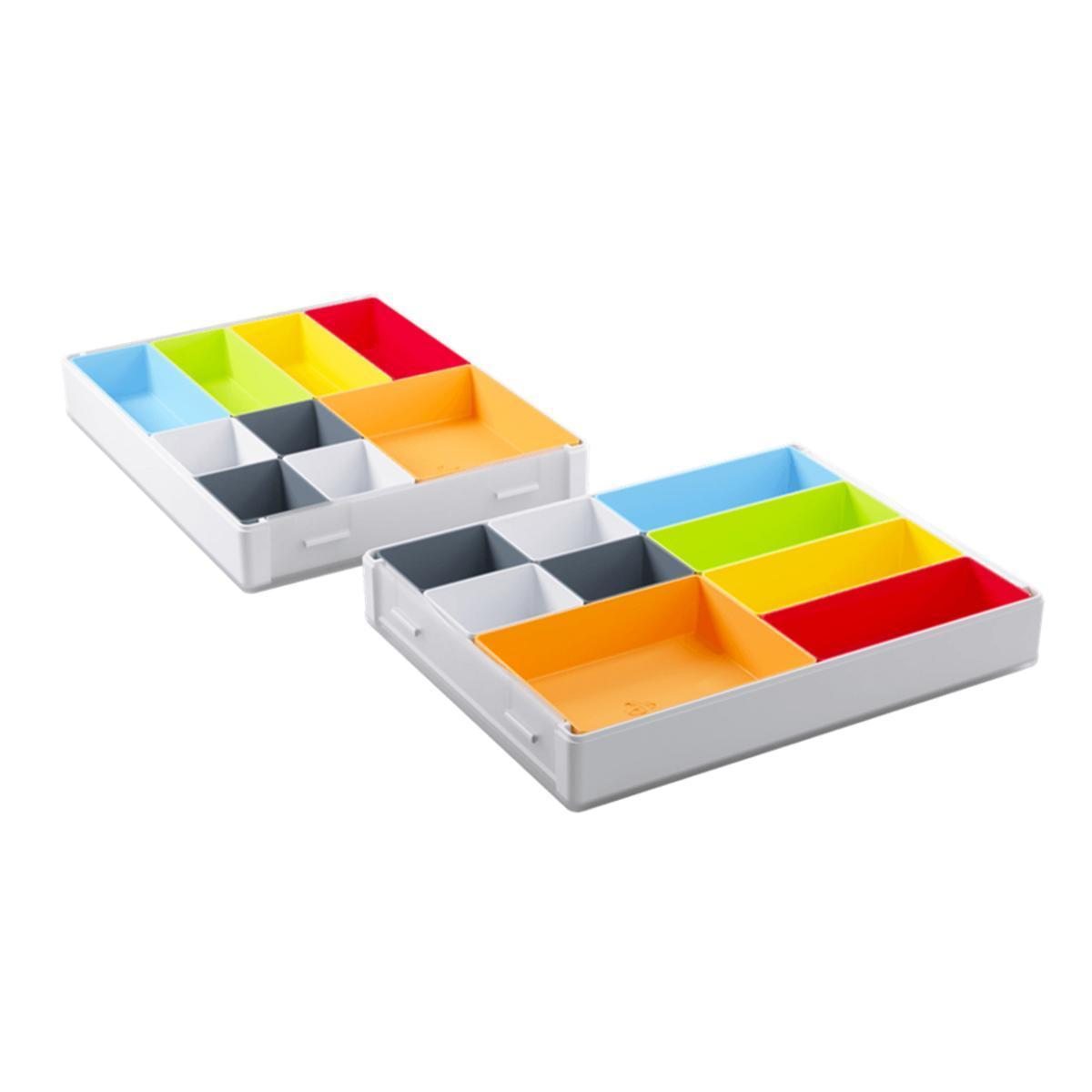Dos organizadores de cajones blancos con compartimentos coloridos en azul, verde, amarillo, rojo, naranja, blanco y gris.