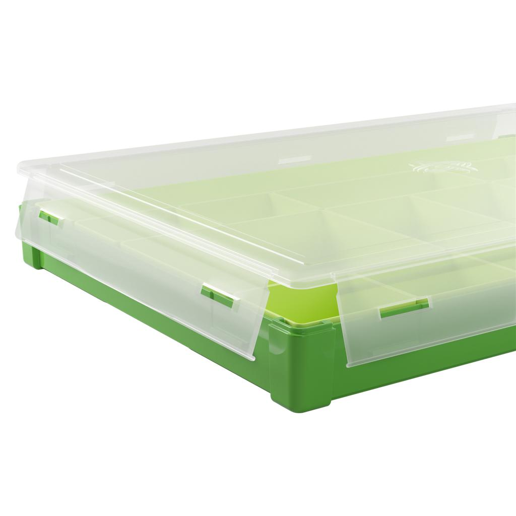 Una caja de almacenamiento verde con tapa translúcida y cierres.