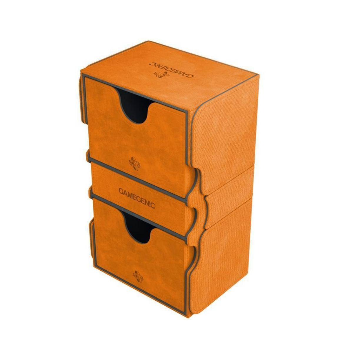 Una caja de baraja Gamegenic naranja con varios compartimentos apilados sobre un fondo blanco.