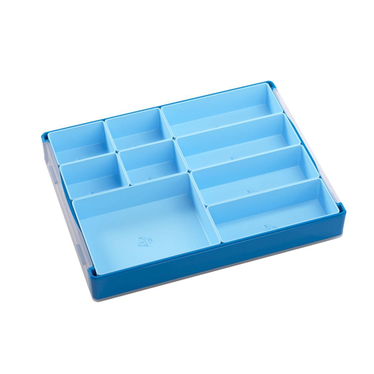 Una bandeja organizadora de plástico azul con múltiples compartimentos para accesorios de escritorio.