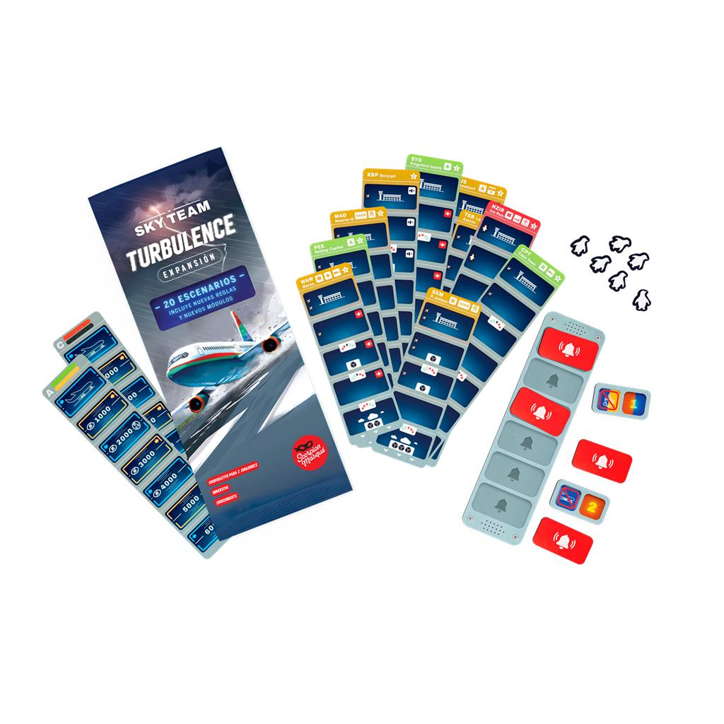 Expansion del juego de mesa Sky Team Turbulence con cartas, manual y componentes sobre fondo blanco.