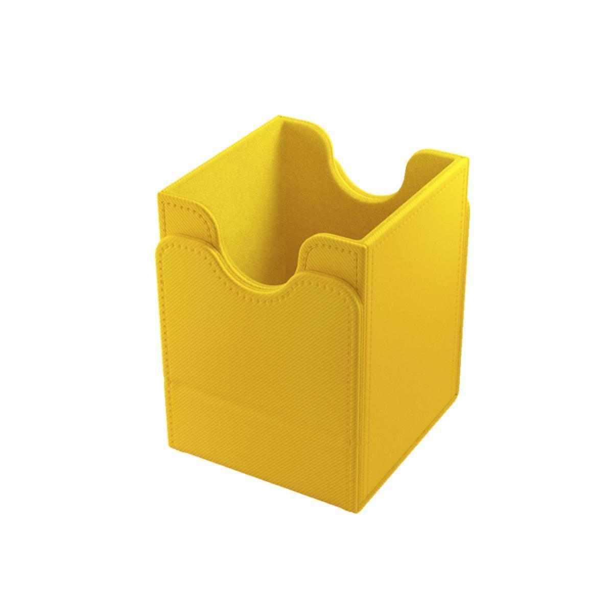 Una caja de cartas de cuero amarillo brillante con un corte curvo en la parte delantera sobre fondo blanco.