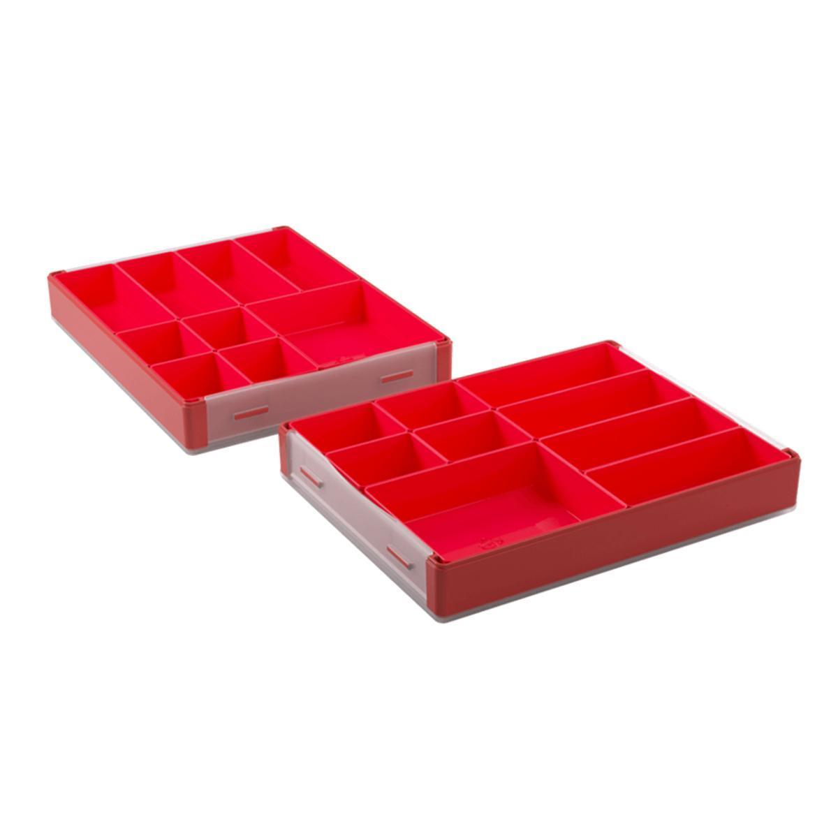 Dos cajones organizadores rojos con múltiples compartimentos de diferentes tamaños sobre fondo blanco.