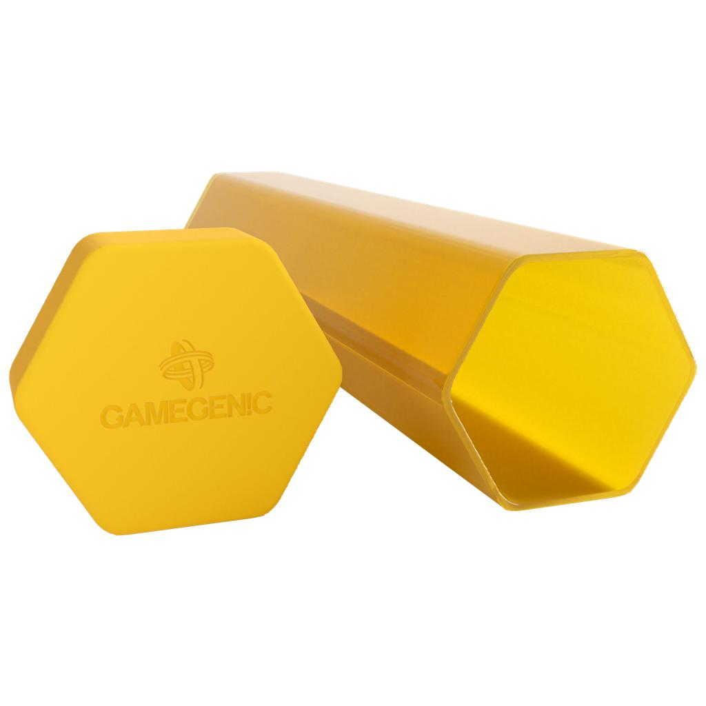 Un accesorio hexagonal amarillo Gamegenic con tapa separada sobre fondo blanco.