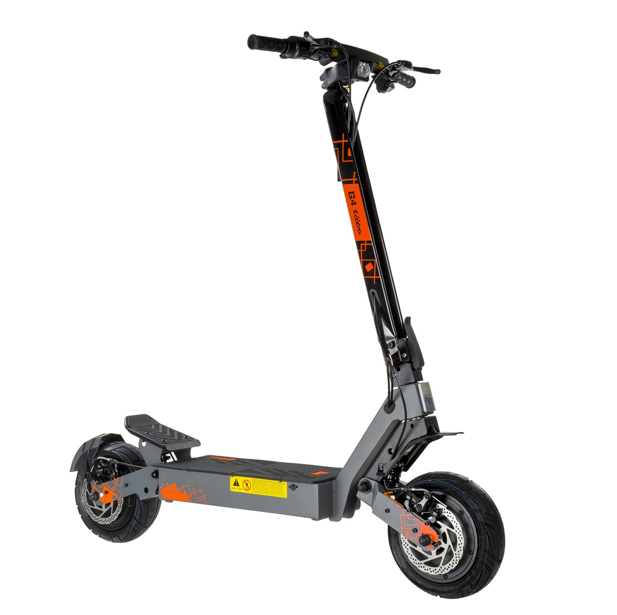 Egy szürke és fekete elektromos roller narancssárga részletekkel fehér háttér előtt.