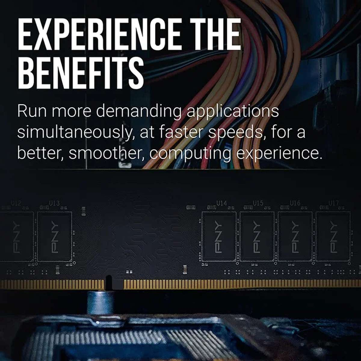 RAM per computer con chip PNY e testo sopra sulla potenza di calcolo.
