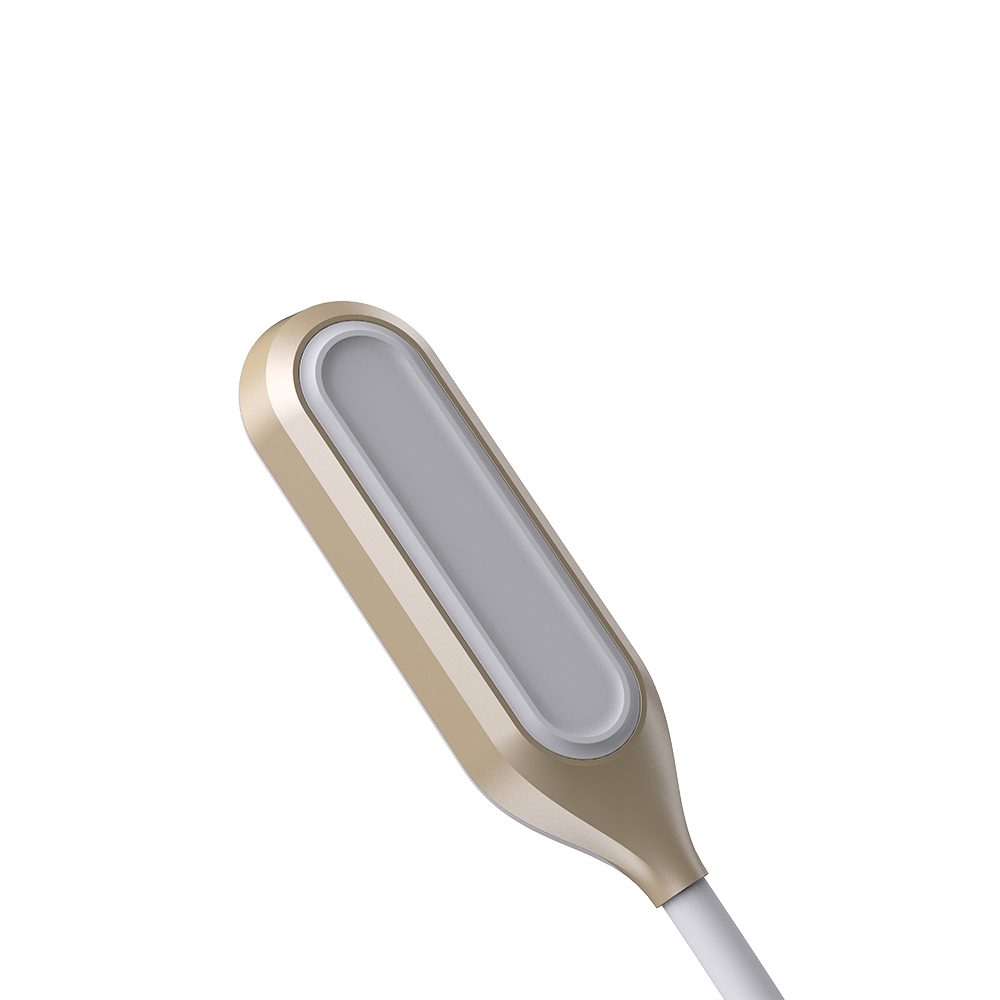 Ein goldfarbener, länglicher LED-Leselampenkopf an einem weißen Kabel vor weißem Hintergrund.