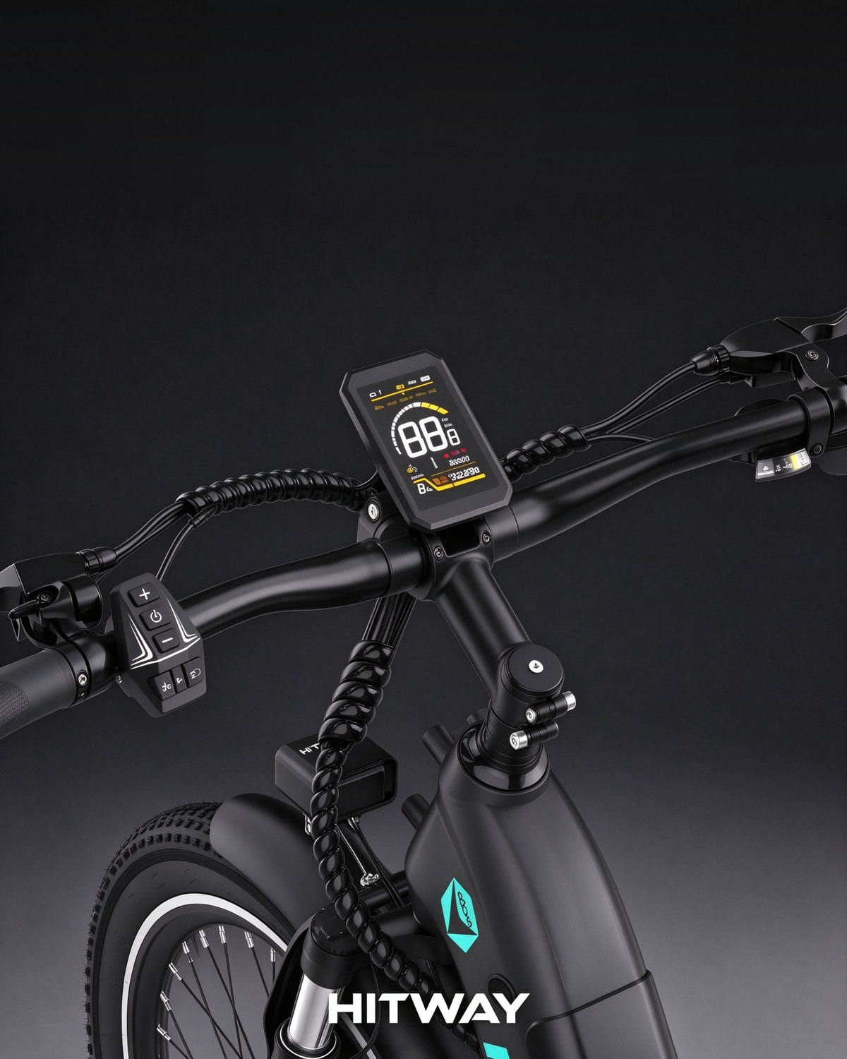 Schwarzer E-Bike-Lenker mit digitalem Display, Knöpfen und Vorderreifen vor dunklem Hintergrund.