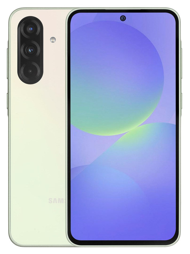 Uno smartphone giallo chiaro con tripla fotocamera posteriore e uno sfondo blu sullo schermo.