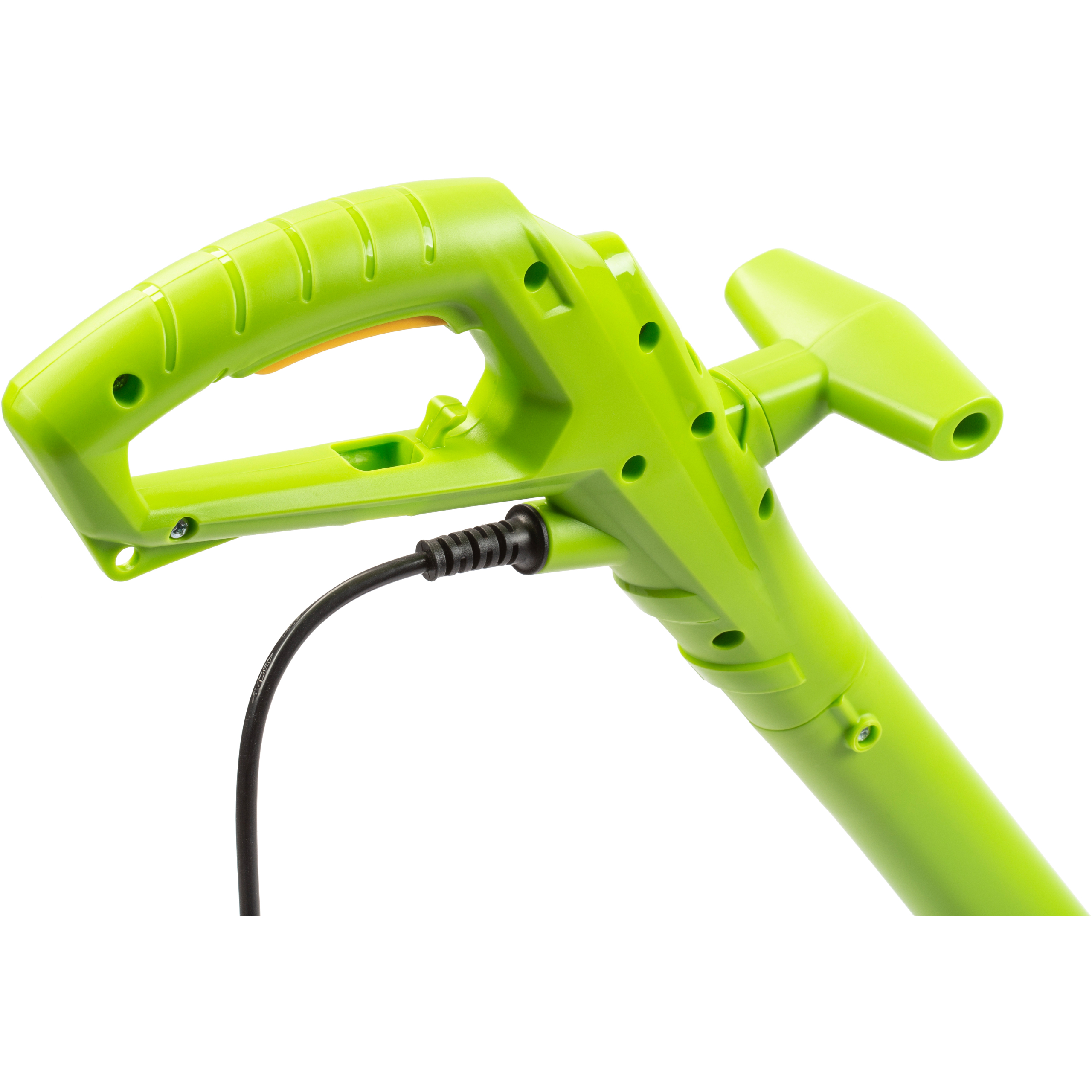 Primer plano del mango de plástico verde brillante de una herramienta con cable negro, sobre fondo blanco.