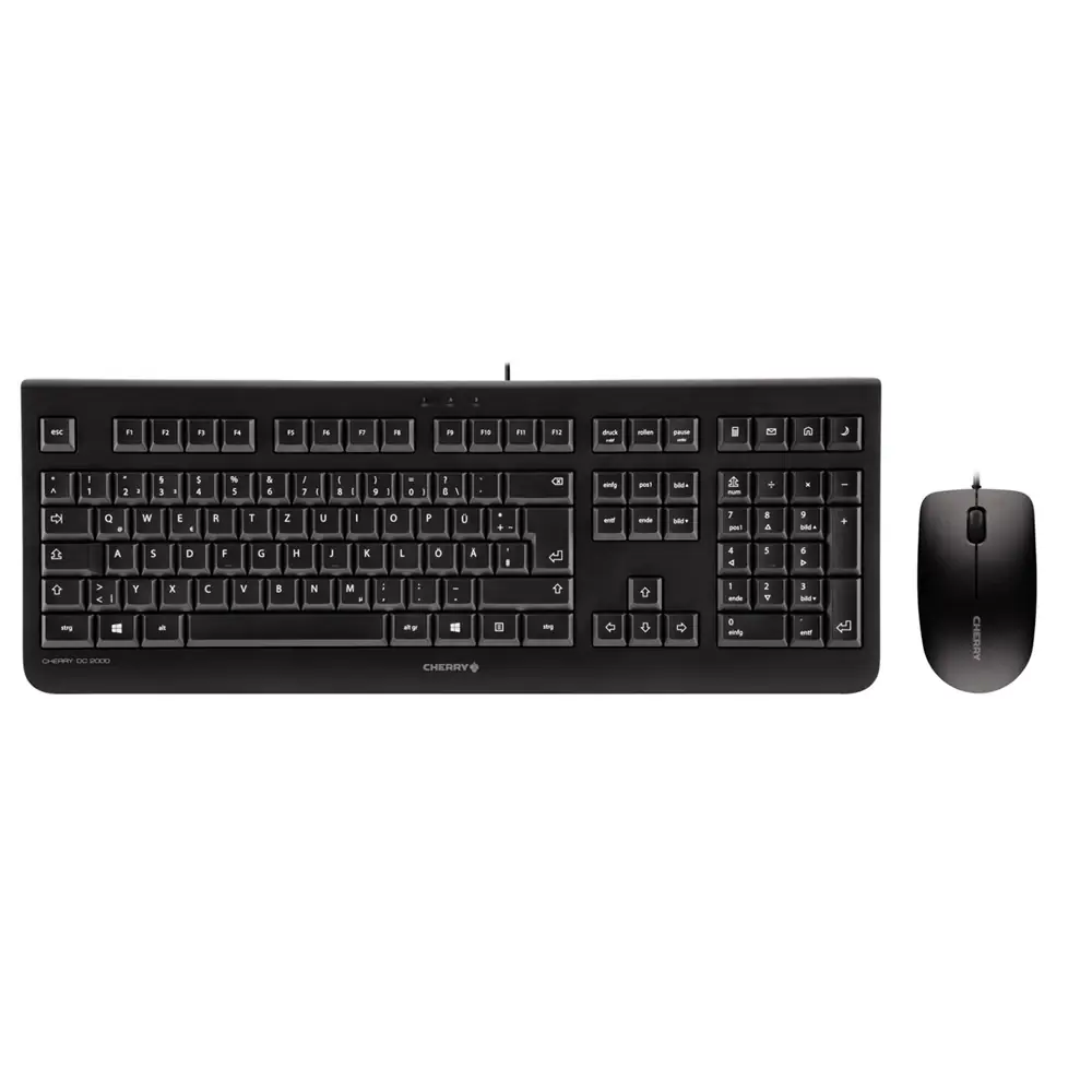 Un teclado negro con diseño alemán y un ratón negro con cable a juego sobre un fondo blanco.