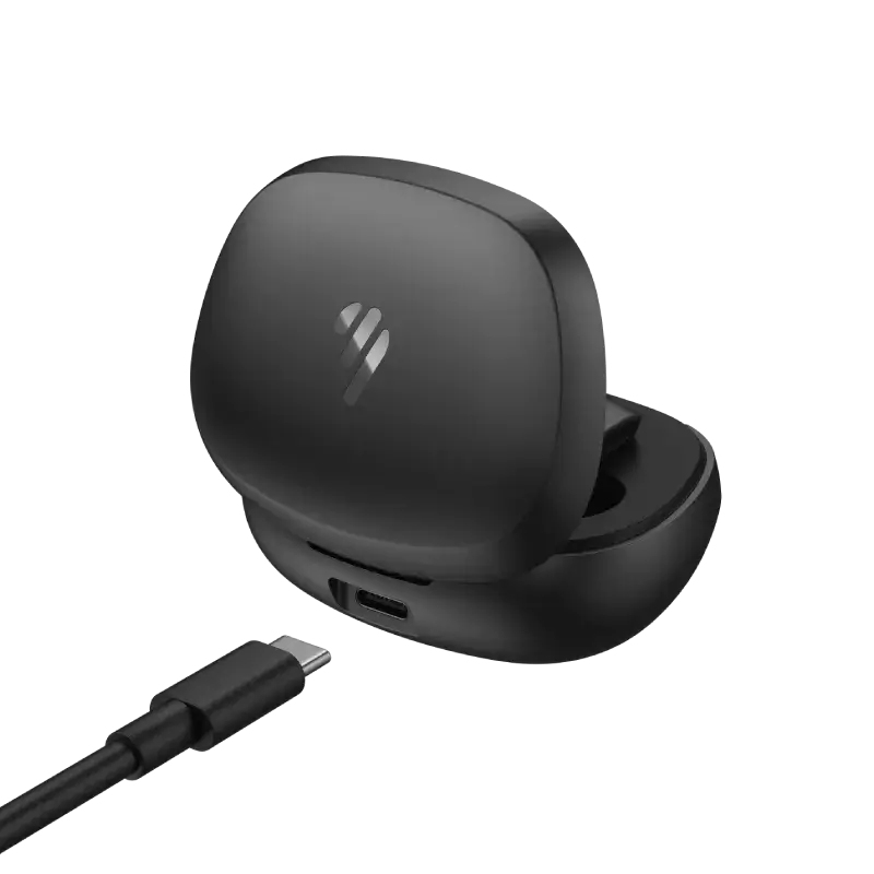 Otwarte czarne etui ładujące do słuchawek z kablem USB-C.