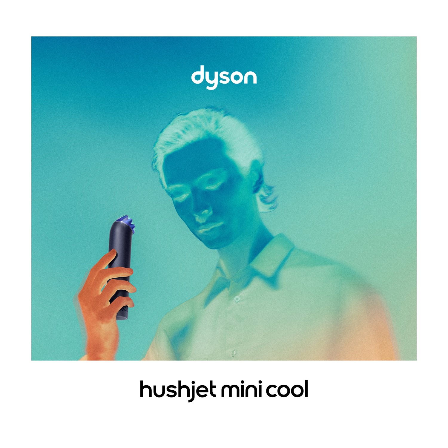 Eine blau getönte Illustration einer Person, die einen schwarzen Hushjet Mini Cool von Dyson hält.