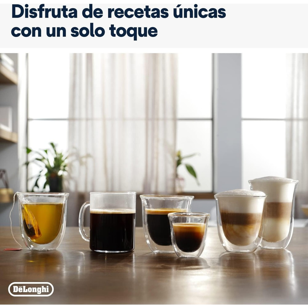 Diversi bicchieri con tè, caffè e specialità di latte su un tavolo di legno.