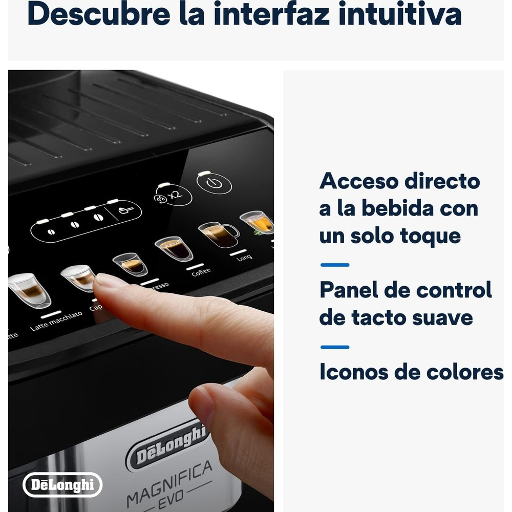 Un dito preme il pannello di controllo touch di una macchina da caffè DeLonghi Magnifica Evo, con testo promozionale in spagnolo.