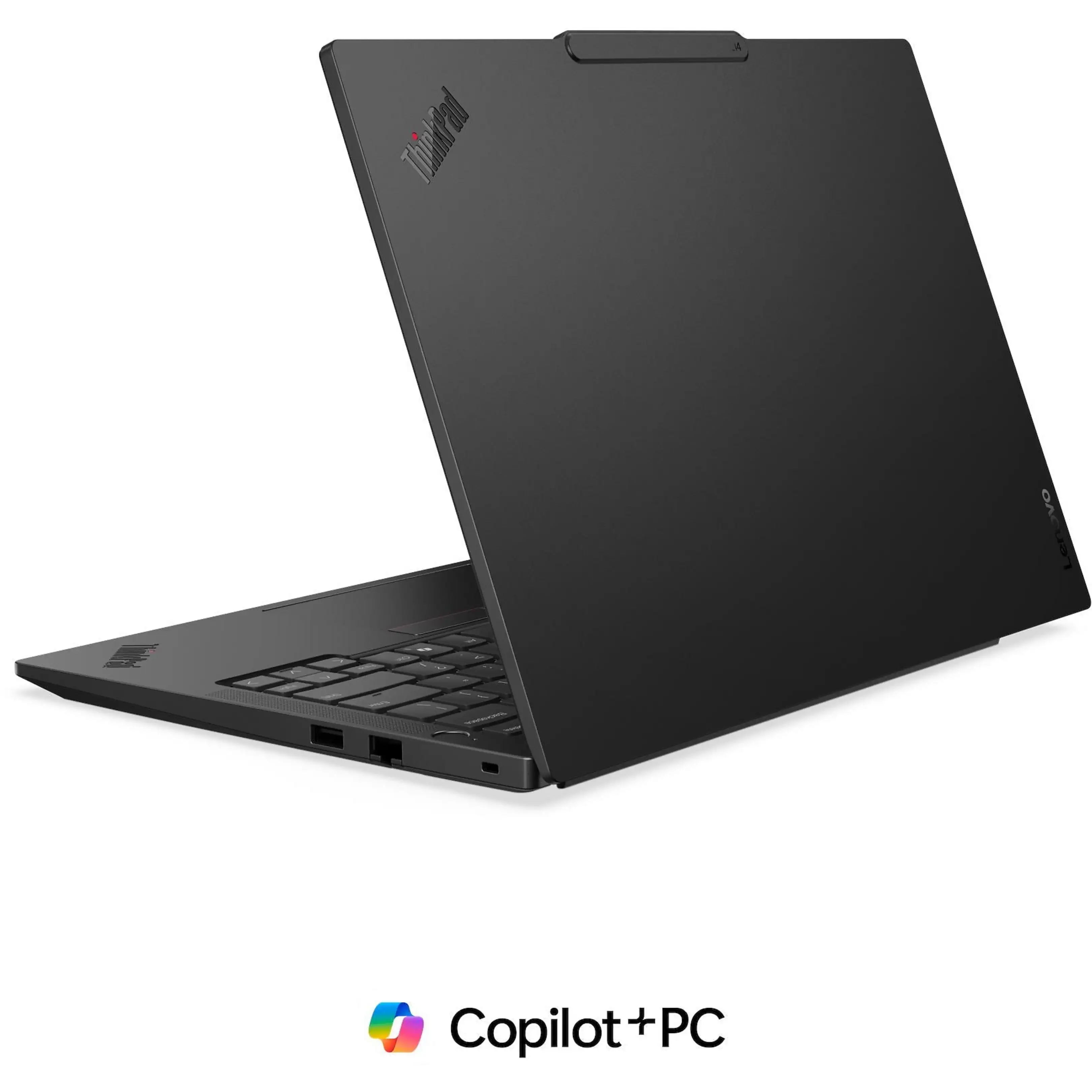 Un laptop ThinkPad nero su sfondo bianco con il logo Copilot+PC.