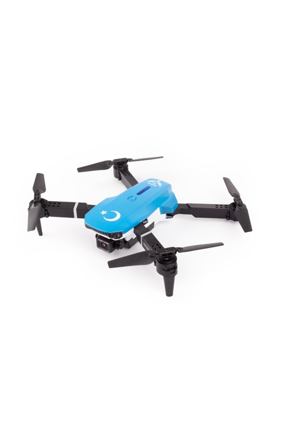 Beyaz arka planda siyah kollara ve pervanelere sahip mavi-beyaz bir drone.