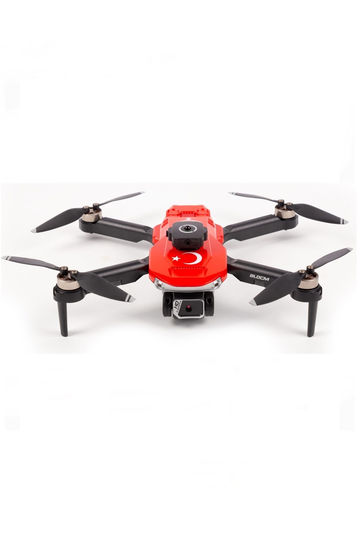 Beyaz arkaplanda siyah kollu ve pervaneli, beyaz ay yıldız motifli kırmızı drone.