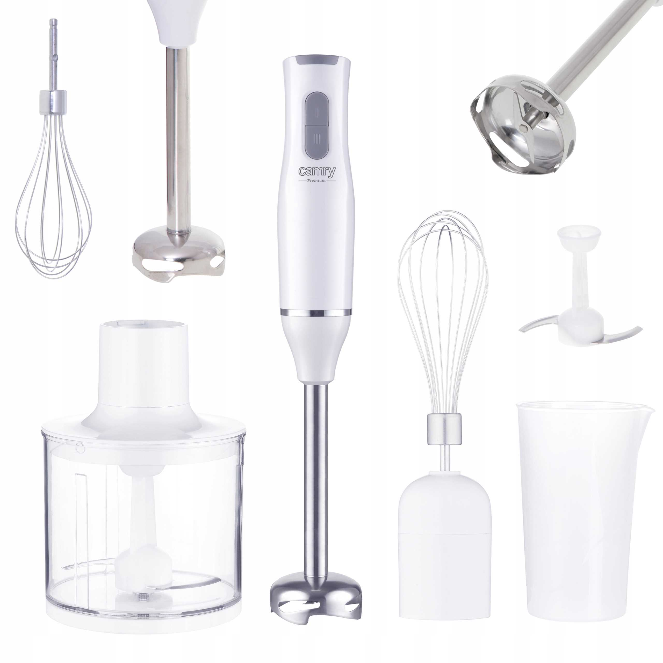 Biały blender ręczny z różnymi akcesoriami, takimi jak trzepaczka, rozdrabniacz i miarka na białym tle.
